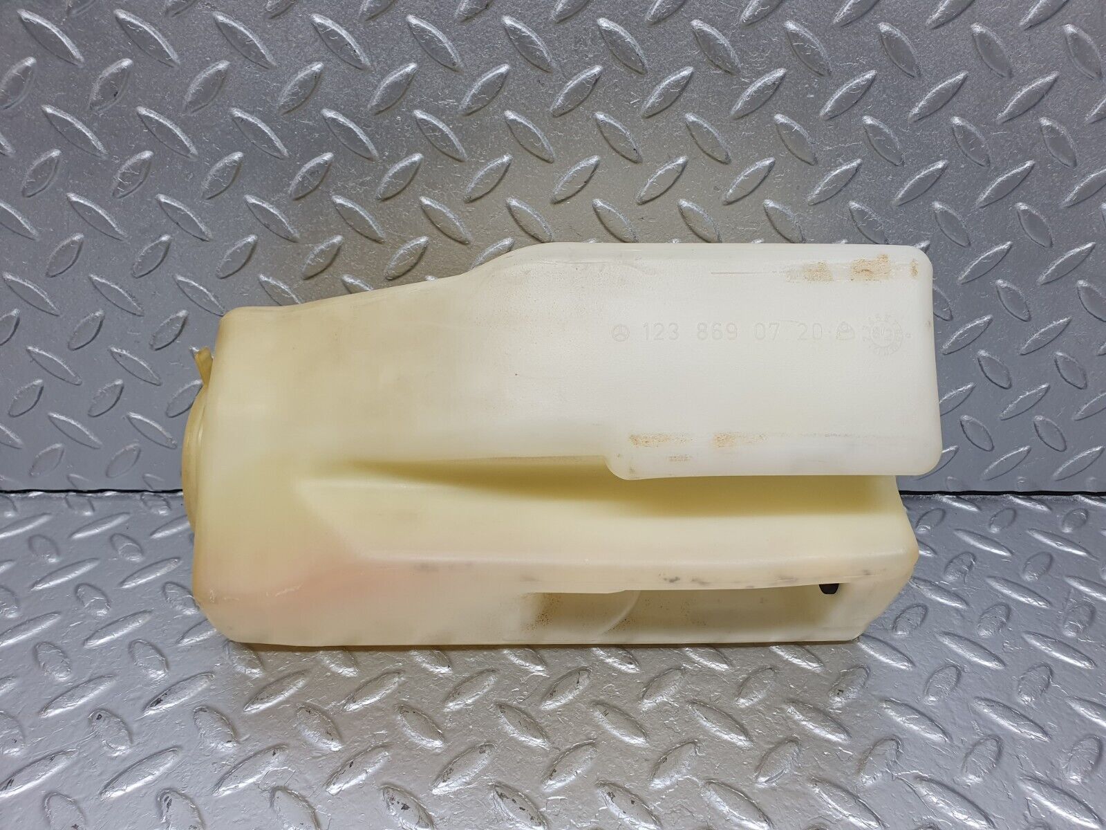 40814 Mercedes-Benz W123 300D Windscreen Washer Fluid Reservoir 1238690720 1238690072