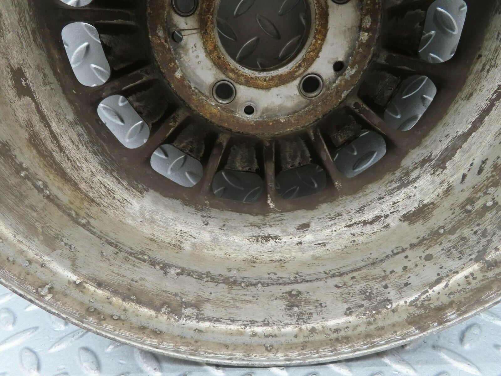 12107 Mercedes-Benz Alloy Wheel Mexican Hat 6Jx14H2 ET30 1264001902