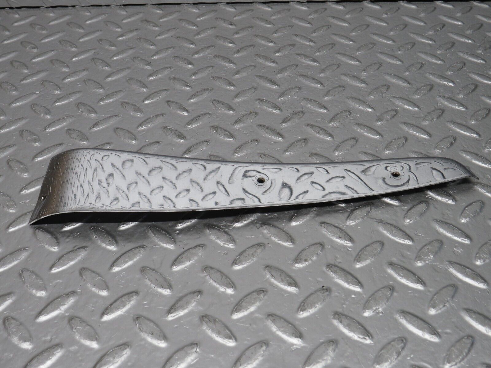 0736 Mercedes-Benz C107 350SLC Coupe Door Chrome Cover Left Side