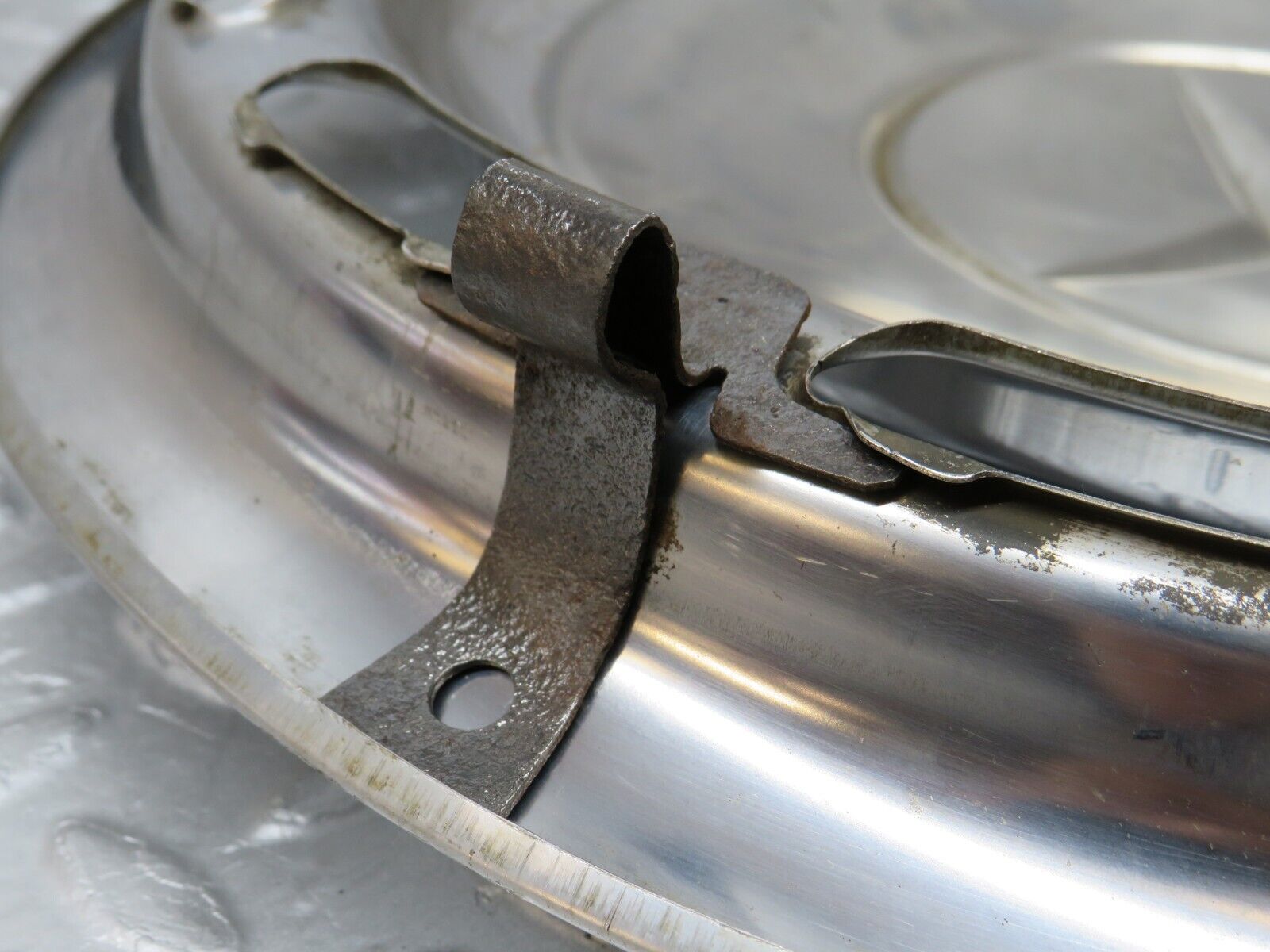 37467 Mercedes-Benz W109 300SEL Wheel Hub Cap 14"