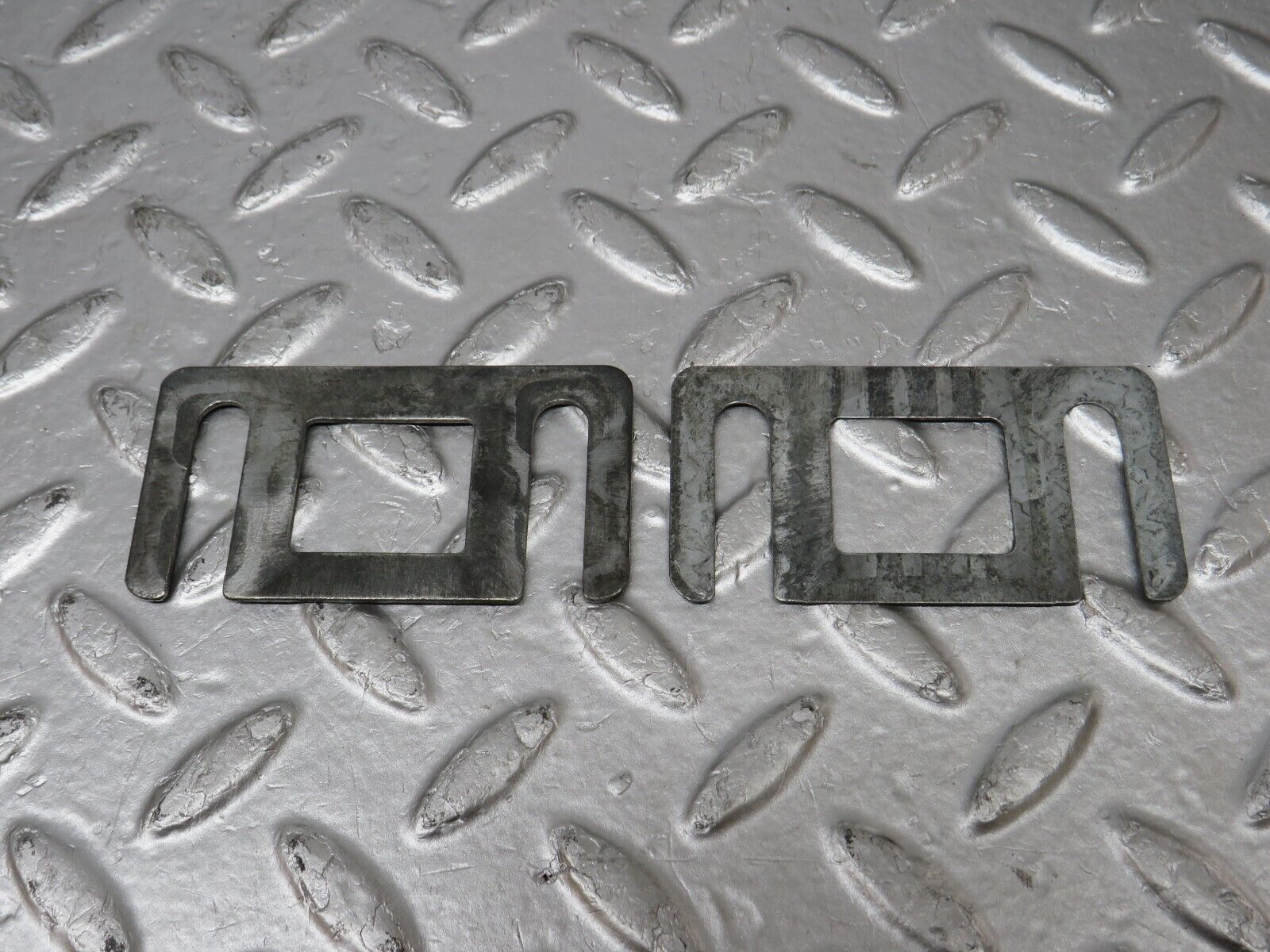 34425 Mercedes-Benz C126 380SEC Coupe Door Lock Latch Left Side