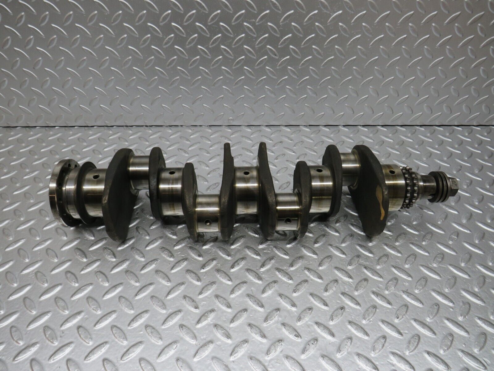 31137 Mercedes-Benz W123 200D Crankshaft 61516