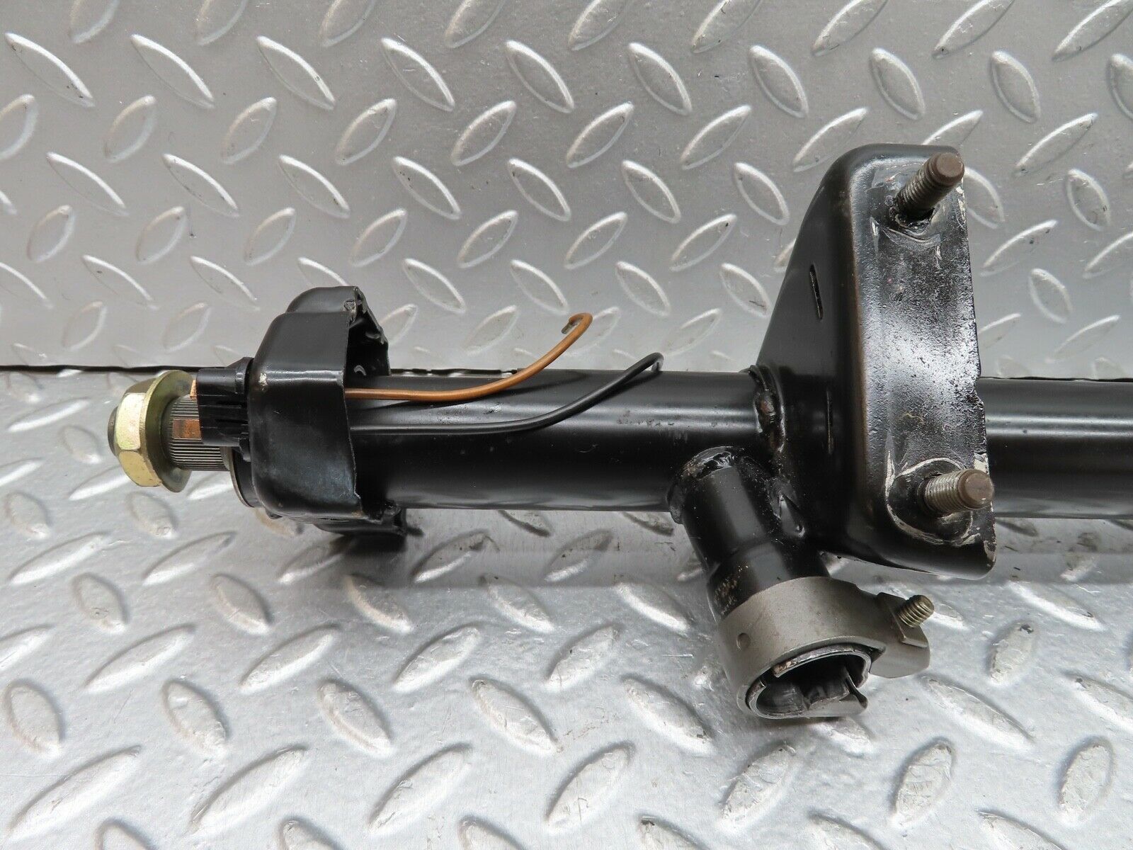 19233 Mercedes-Benz W123 300D Steering Column