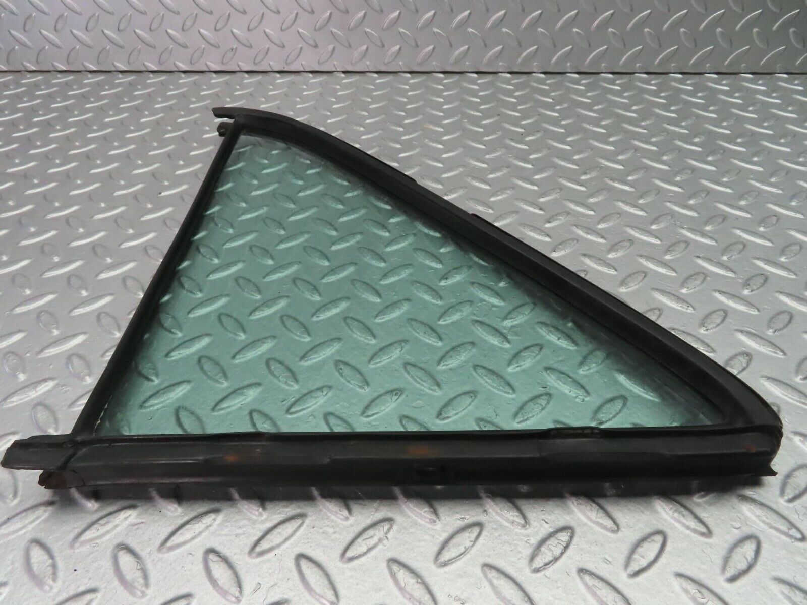 10778 Mercedes-Benz W123 230E Rear Right Quarter Window Glass 1237350224