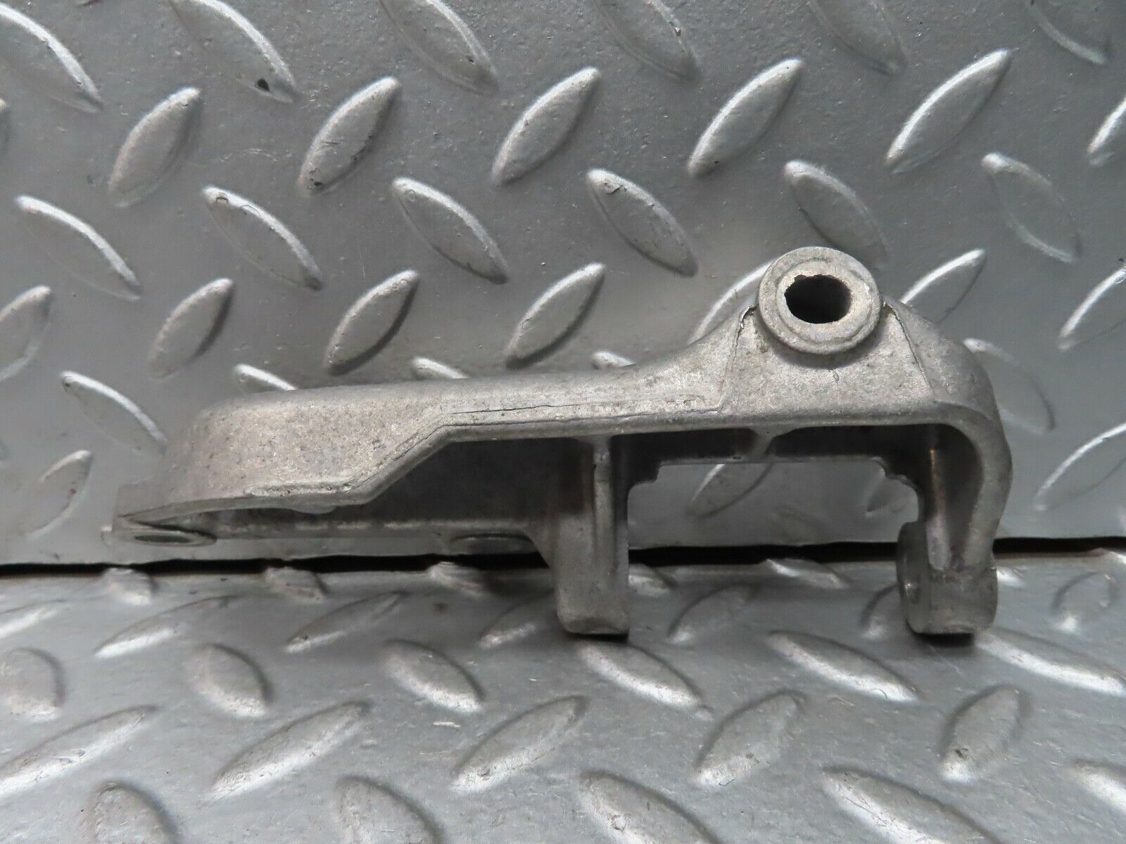 19554 Mercedes-Benz C140 CL420 Coupe Alternator Generator Bracket 1191553235