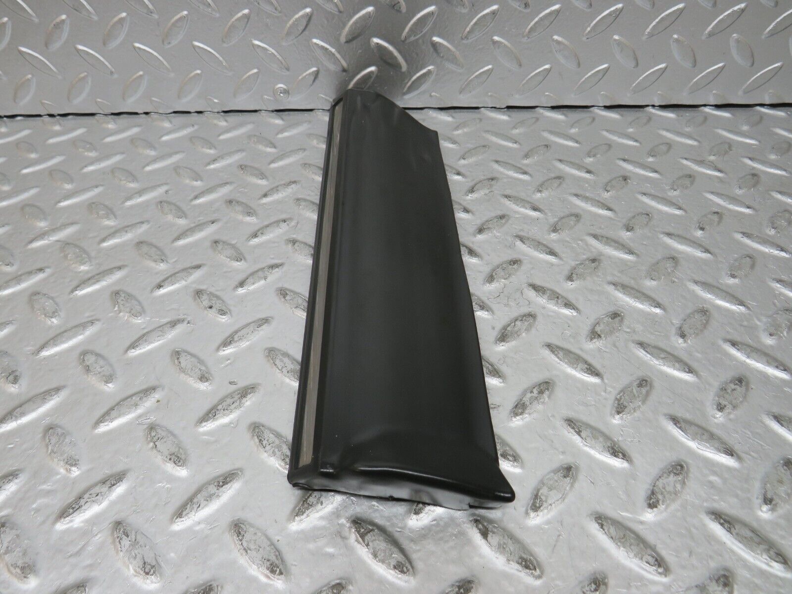 32004 Mercedes-Benz W123 230E Front Right Fender Wing Lower Moulding Trim