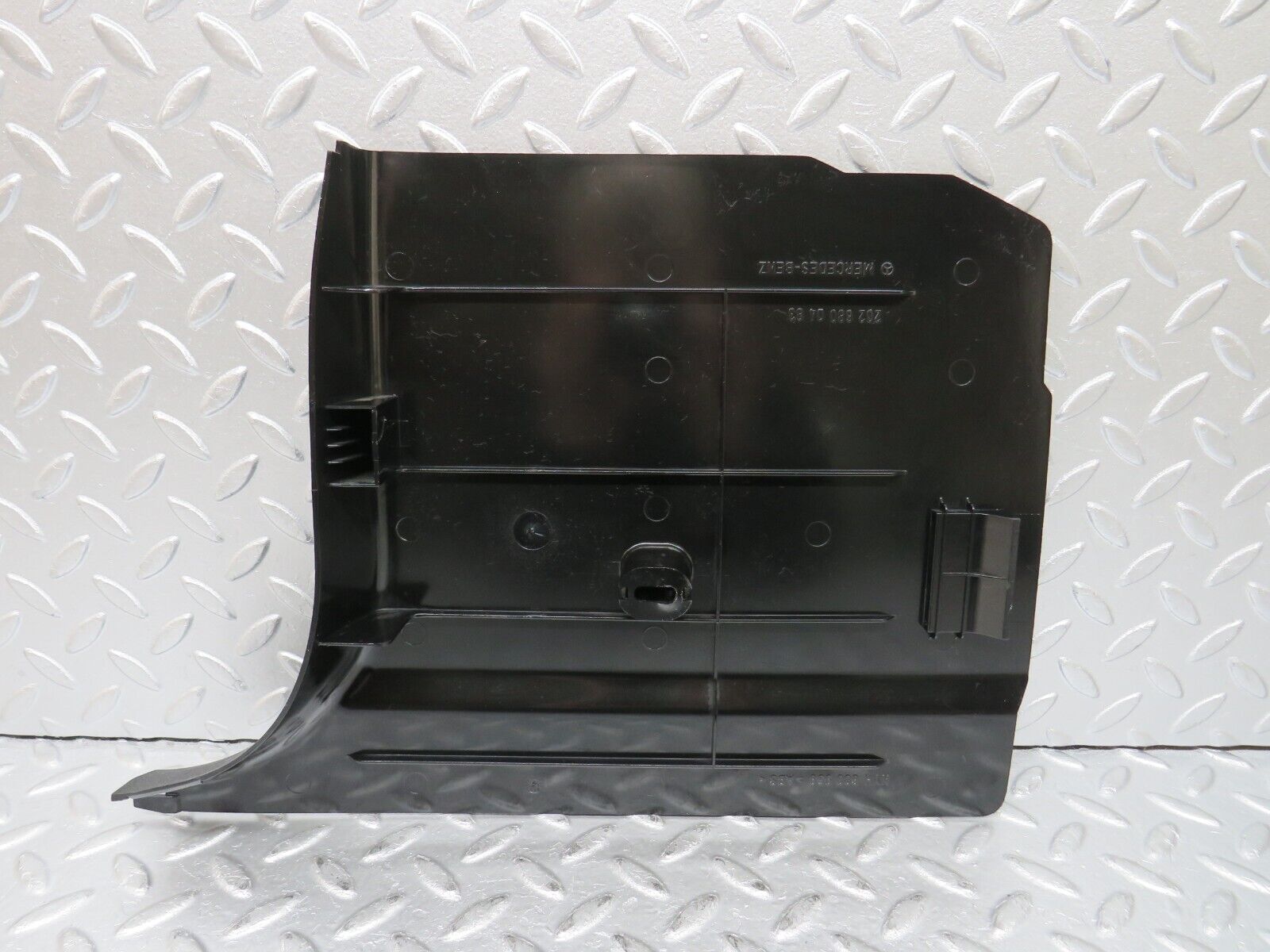 33291 Mercedes-Benz W202 C180 Front Right Kick Panel Black 2026800483