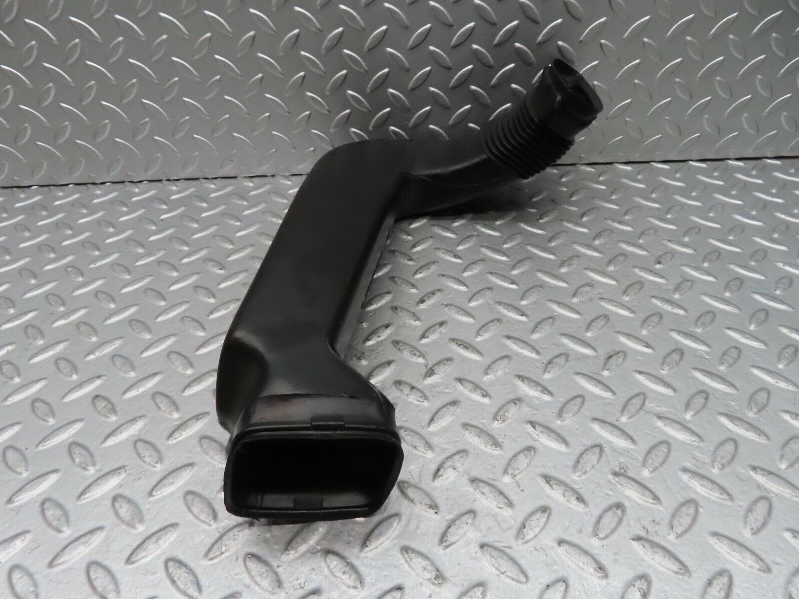 14567 Mercedes-Benz W201 190E Air Duct Pipe Hose Left 2018310946