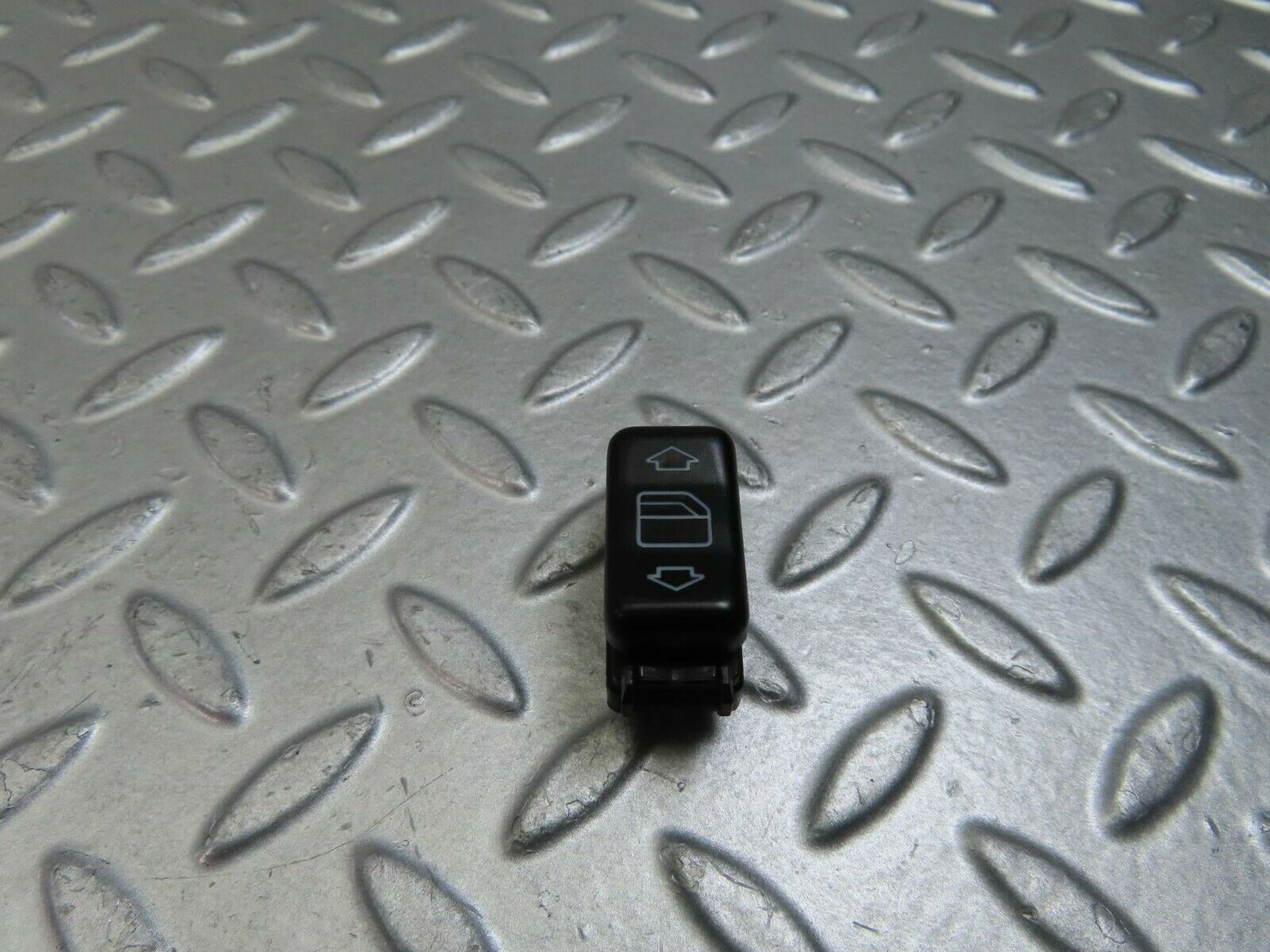 9336 Mercedes-Benz C124 300CE Coupe Rear Right Electric Window Switch