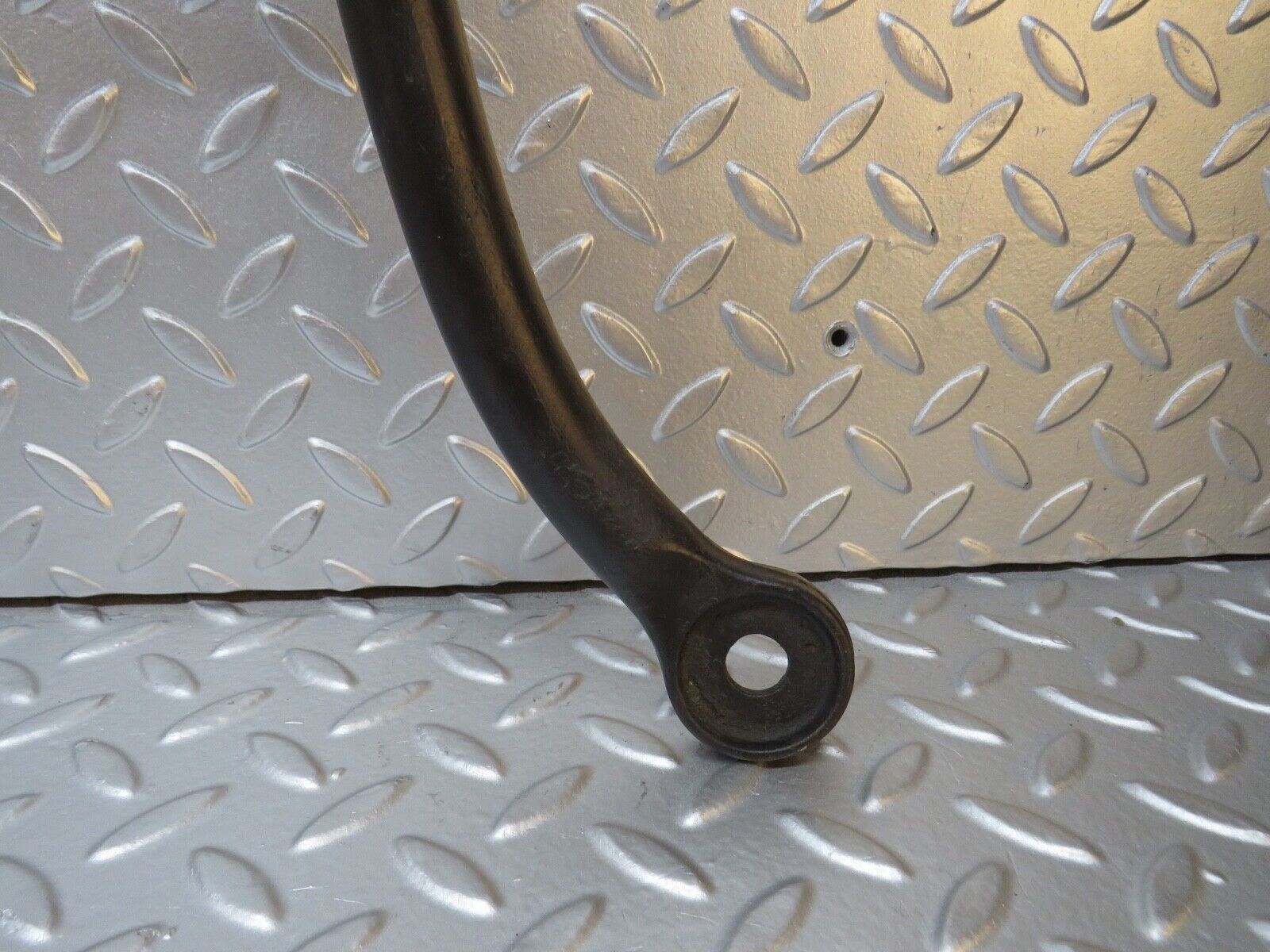 0383 Mercedes-Benz W108 280SE Torsion Bar 1083230965