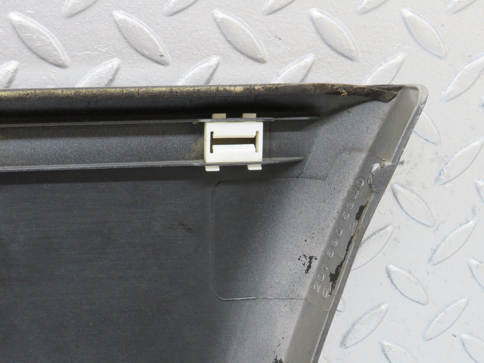 36452 Mercedes-Benz W201 190E 2.0L Front Left Fender Wing Moulding Trim 2016905340