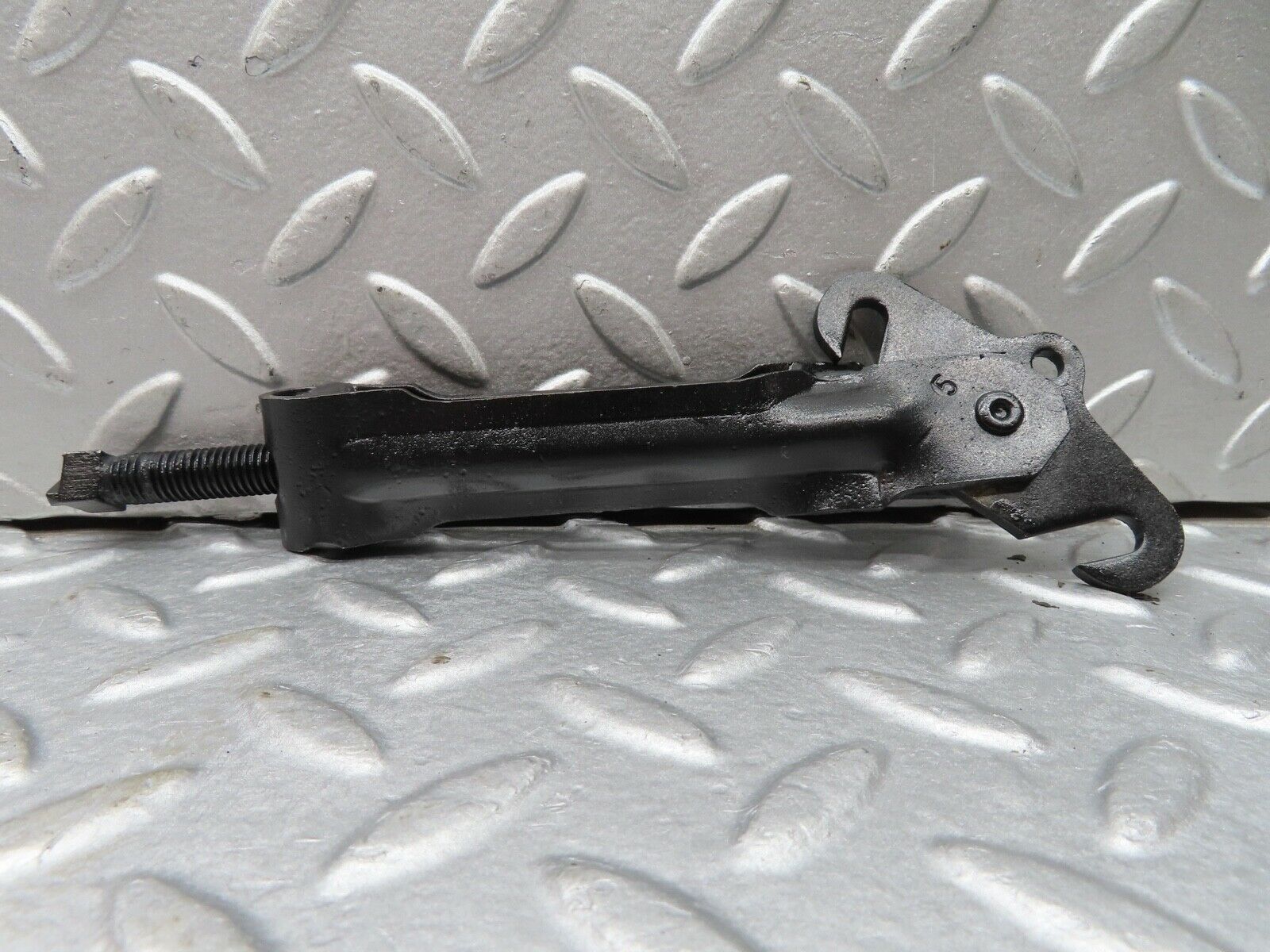 18165 Mercedes-Benz W123 200 Handbrake Regulator