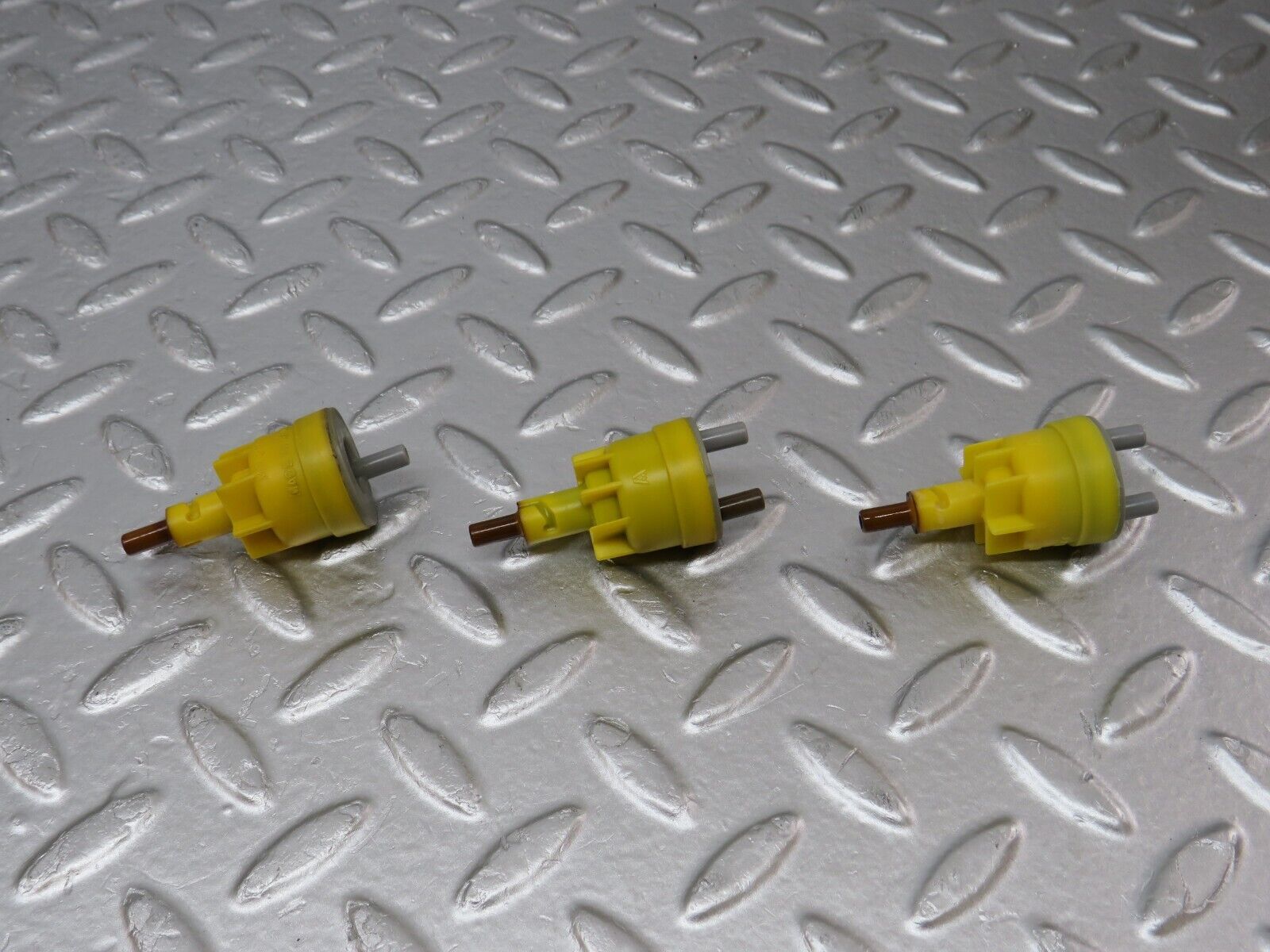 34337 Mercedes-Benz C126 380SEC Vacuum Check Valve 3x 1268000078 1268000478