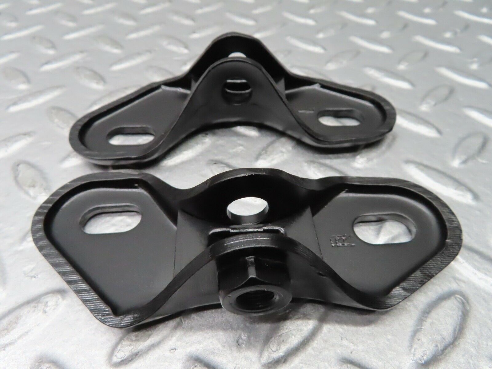 20026 Mercedes-Benz R129 300SL Coupe Roll Over Bar Cylinder Bracket