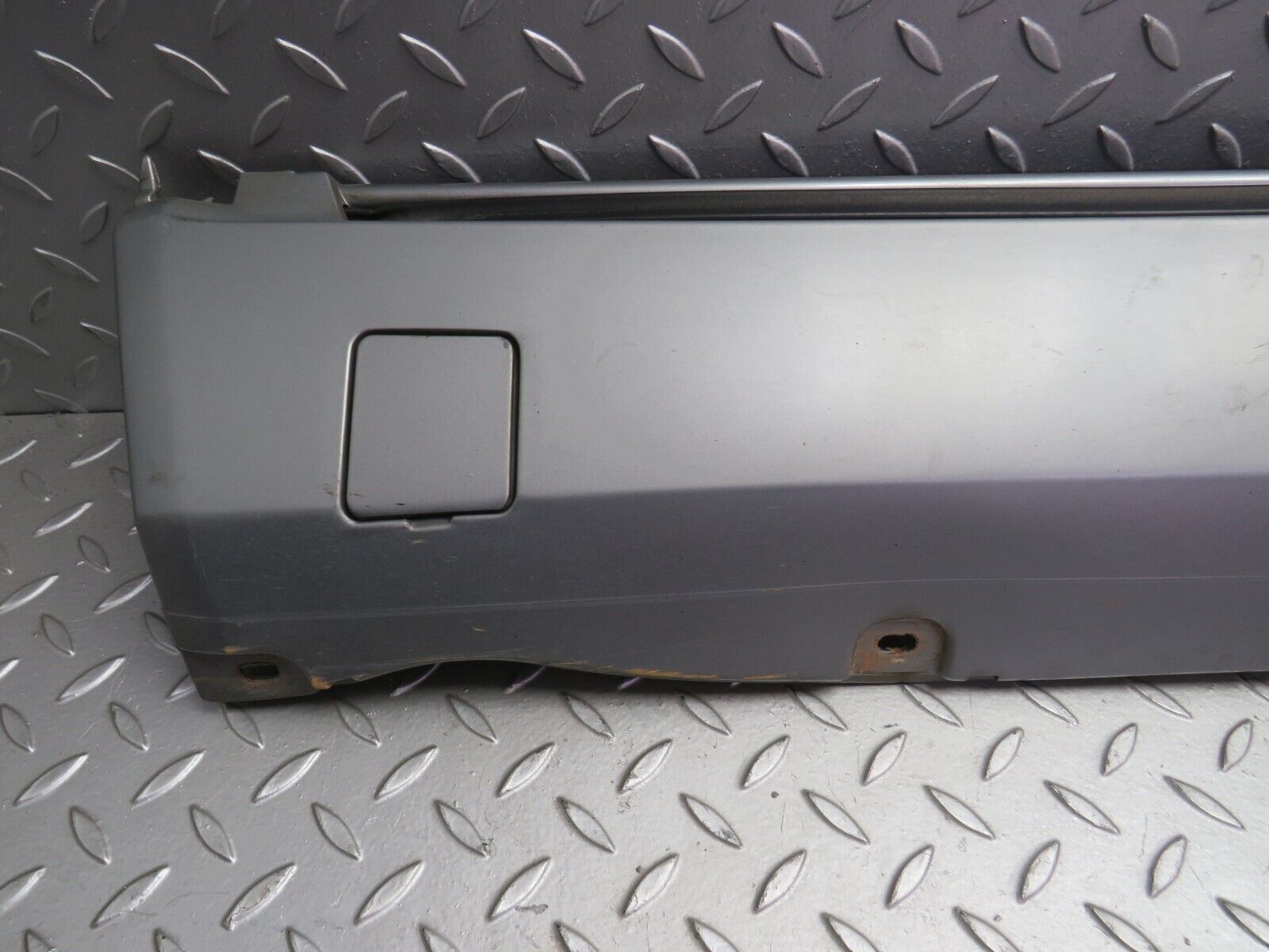 31829 Mercedes-Benz W201 190LE 1.8L Side Skirt Right Side