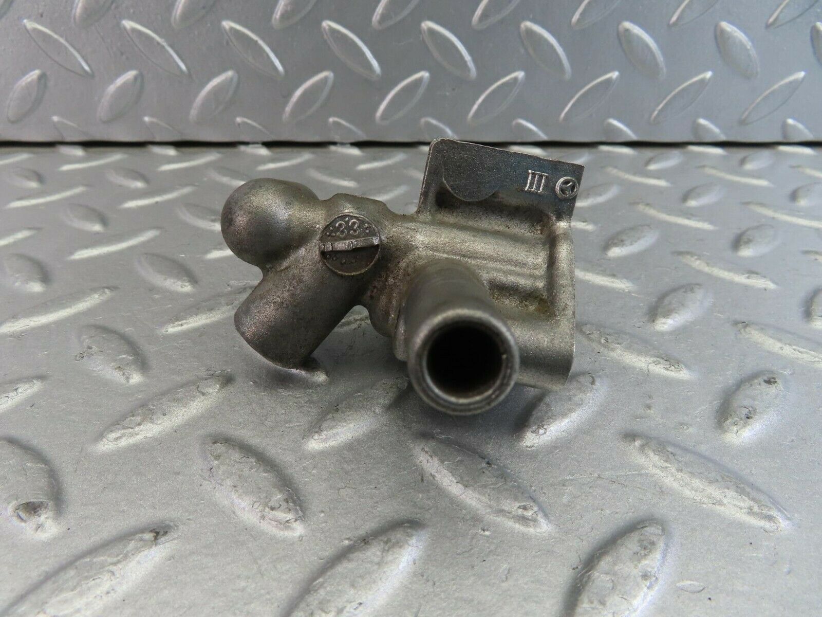 10106 Mercedes-Benz C123 230CE Coupe Idle Control Valve 1020940512