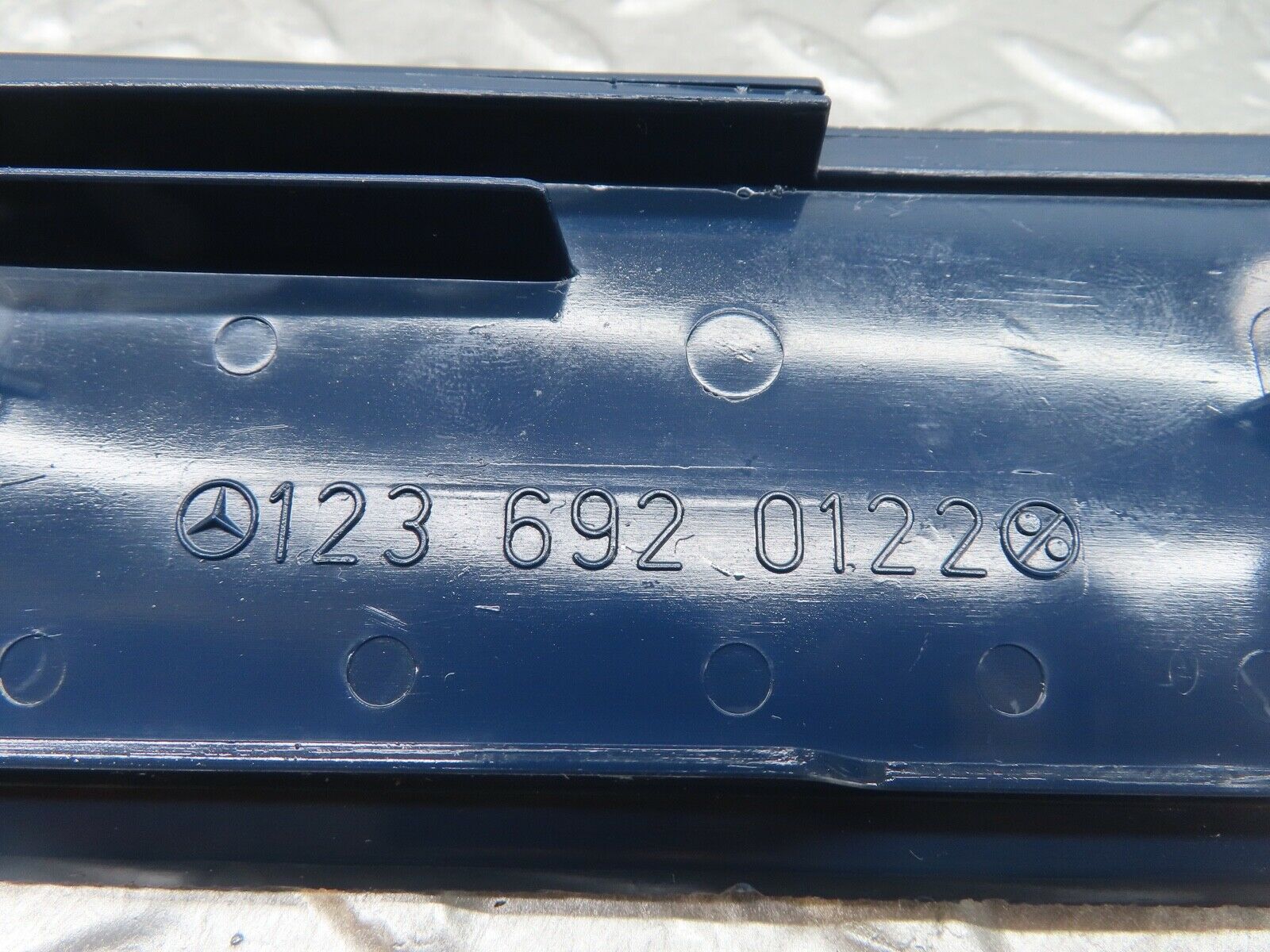 17930 Mercedes-Benz W123 200 B Pillar Bottom Cover Left Side Blue 1236920122