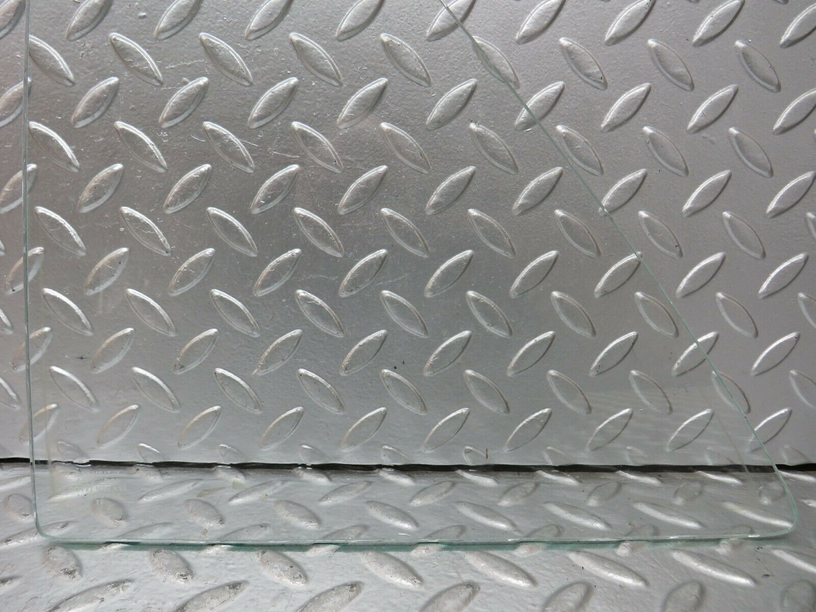 23654 Mercedes-Benz W114 280E Rear Left Quarter Window