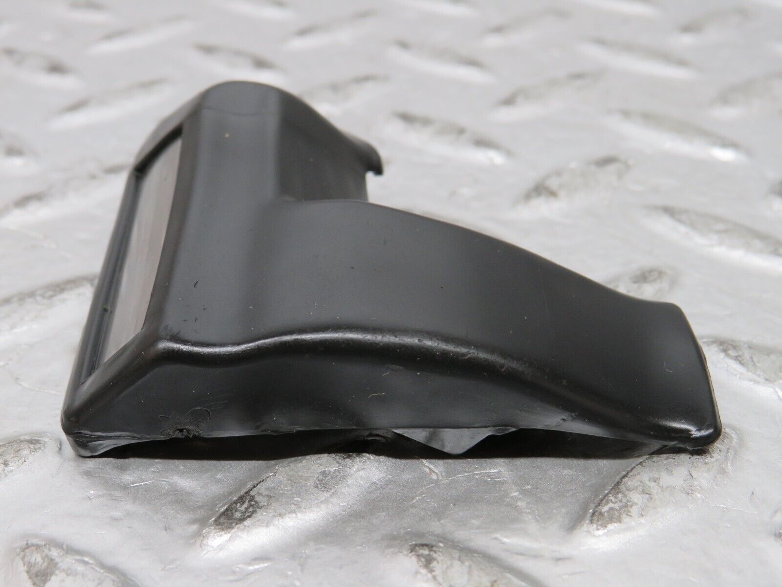 27253 Mercedes-Benz W123 280E Rear Left Fender Wing Lower Moulding Trim