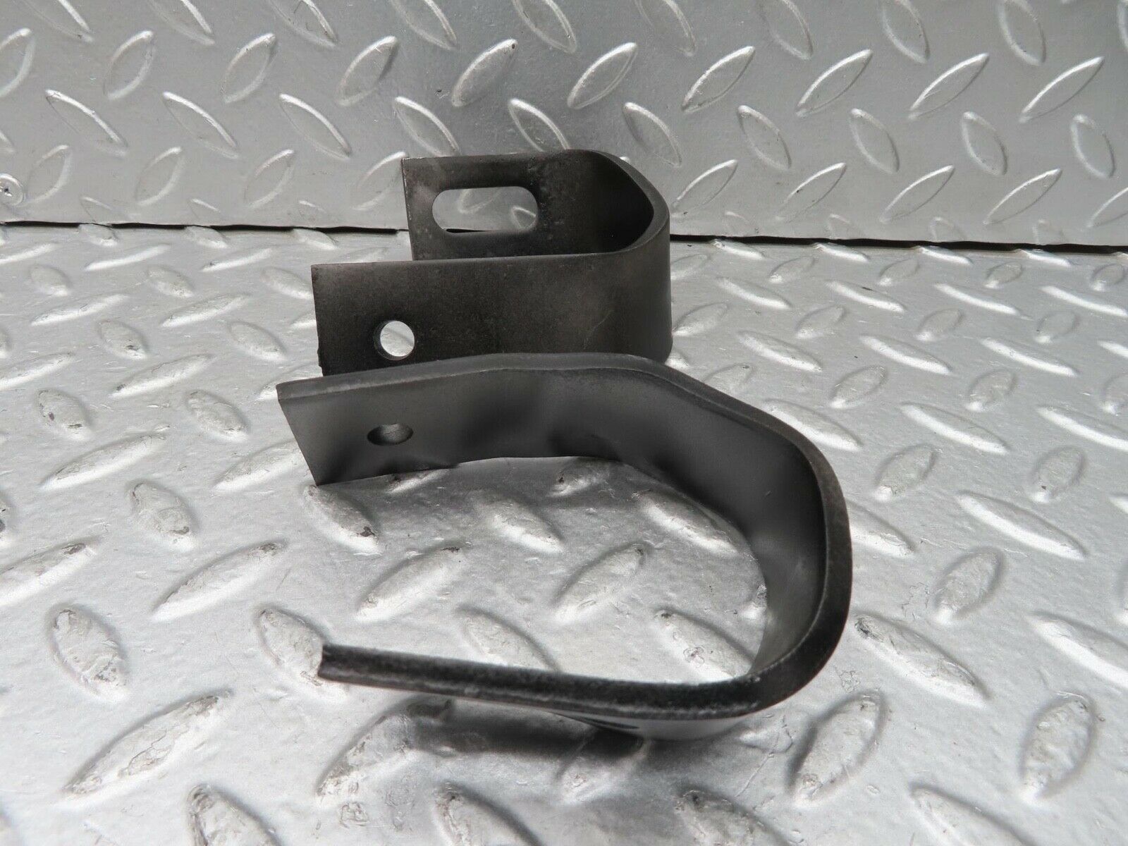 15350 Mercedes-Benz W123 230E Front Bumper Bracket