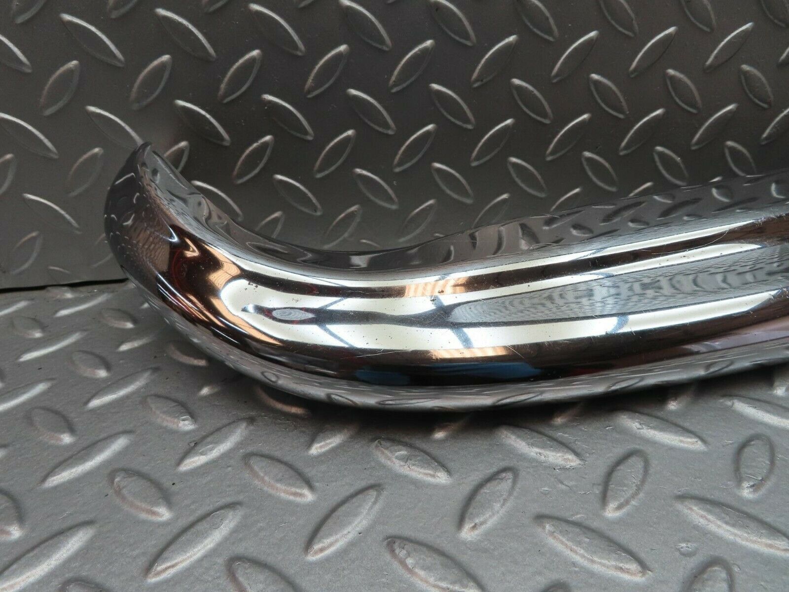 10624 Mercedes-Benz W108 Rear Left Upper Bumper Corner