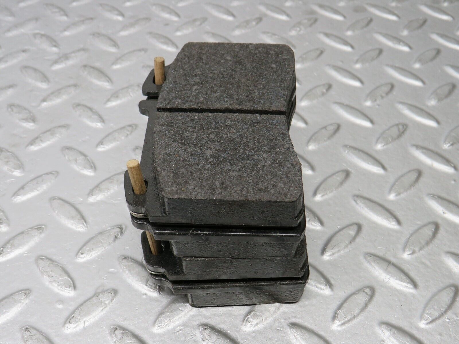 38209 Mercedes-Benz W124 R129 Genuine Front Brake Pads New 0054200220