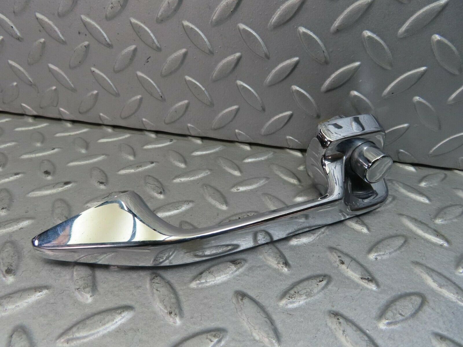 8792 Mercedes-Benz W115 Chrome Door Handle Rear Right 1157660401