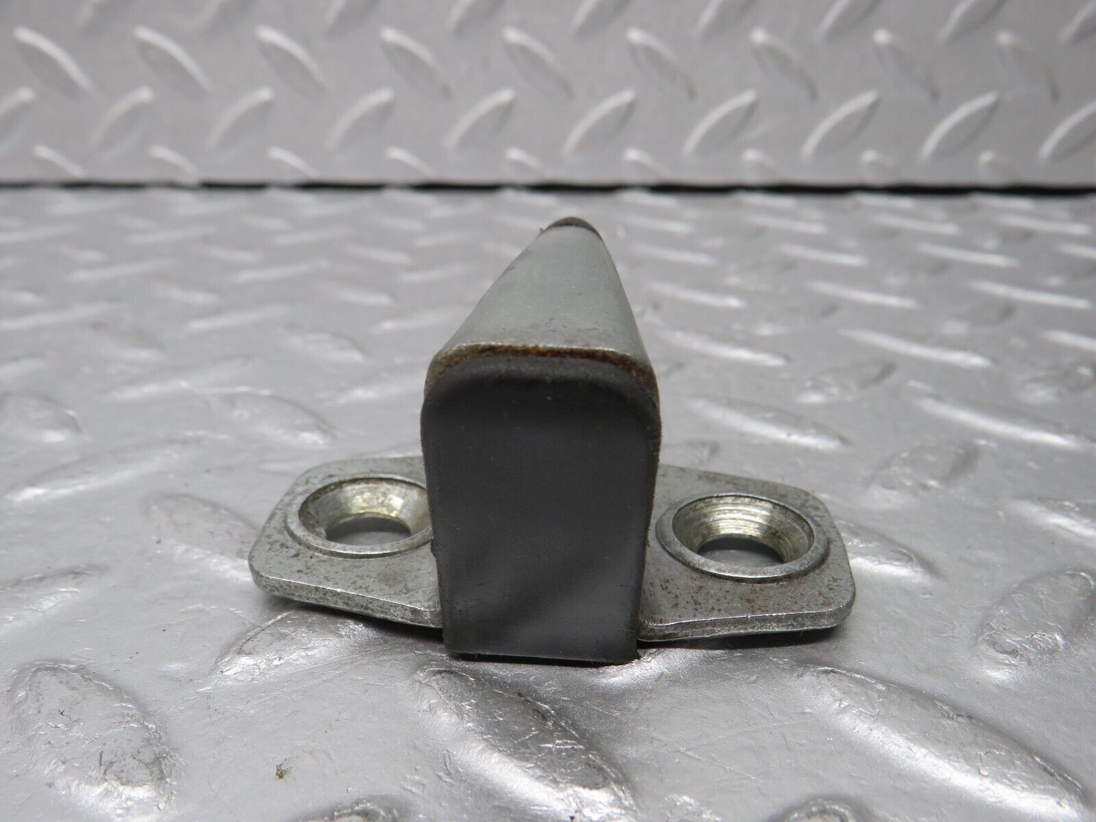 38061 Mercedes-Benz A124 320E Cabriolet Door Lock Latch