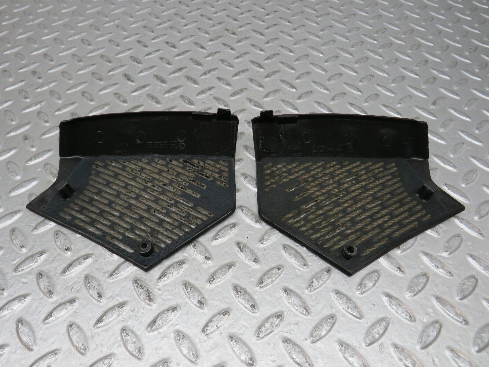 28599 Mercedes-Benz W123 240D Dashboard Speaker Covers 1236802707 1236802807