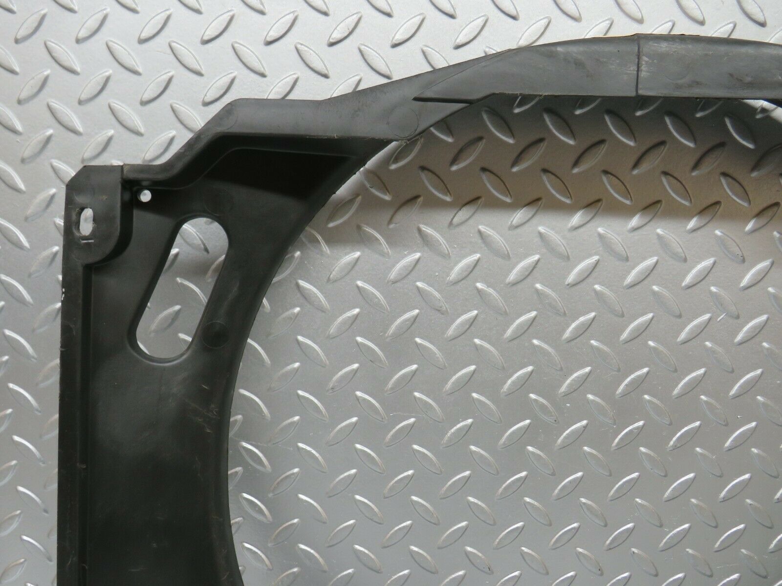 23236 Mercedes-Benz W116 350SE Radiator Fan Shroud Fan Cover 1165050355