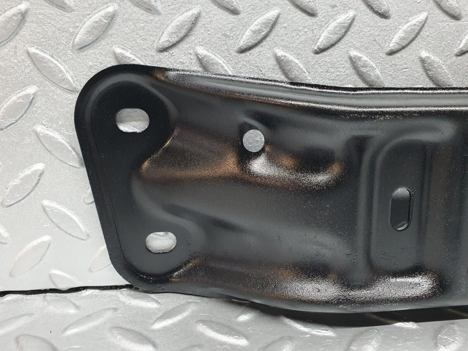 41148 Mercedes-Benz W126 300SE Gearbox Mount Bracket