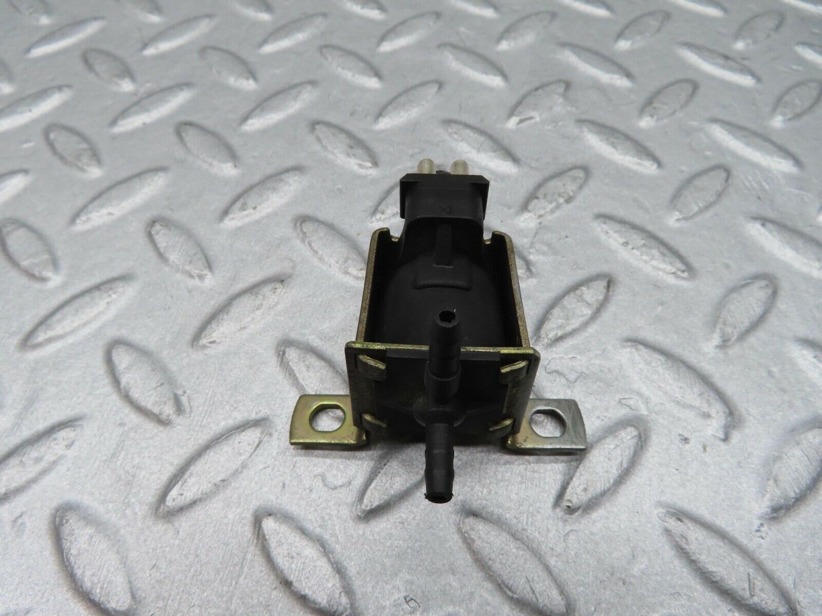 11995 Mercedes-Benz R129 300SL Coupe Vacuum Control Valve Pierburg 0015407097