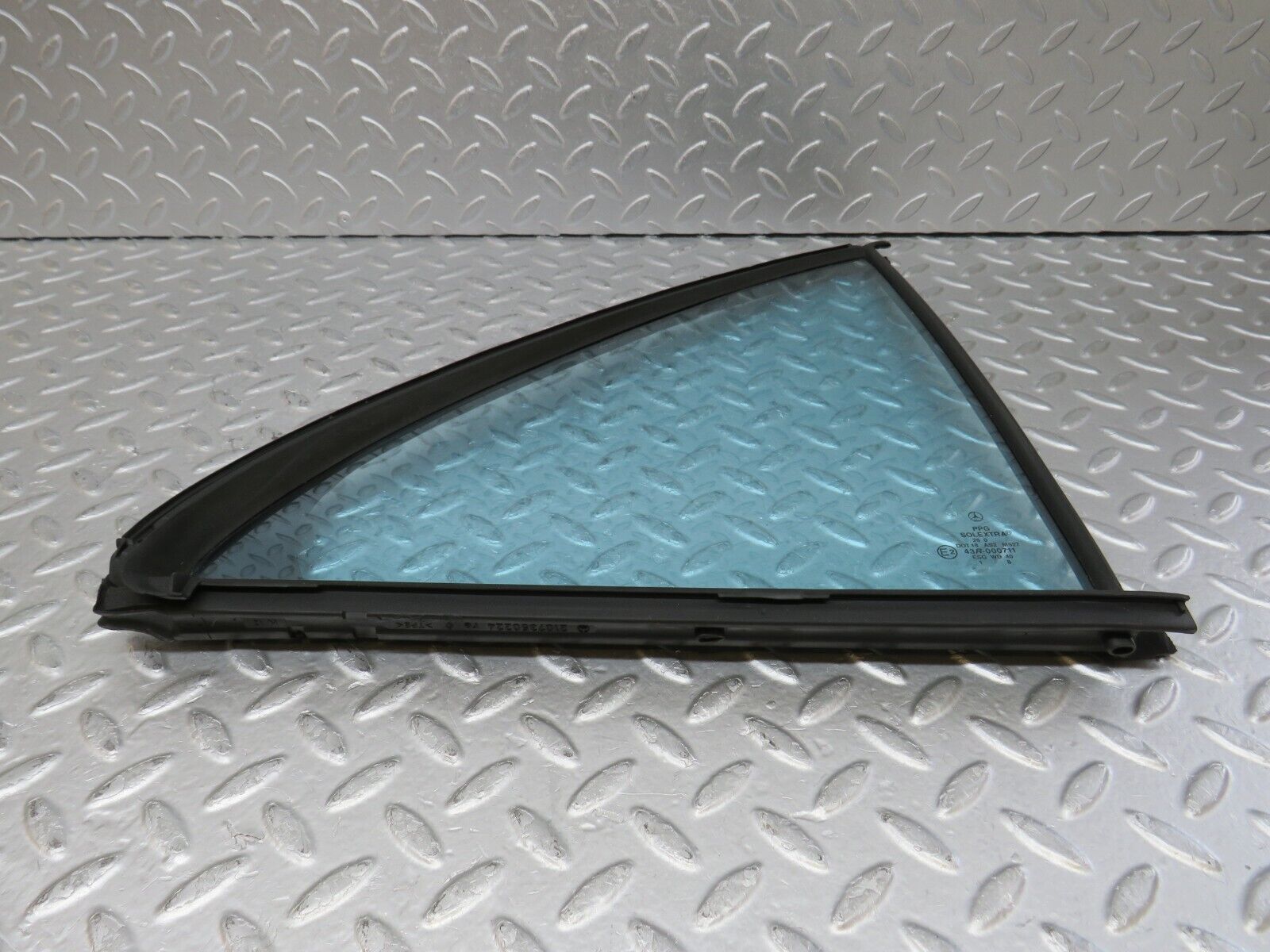 35060 Mercedes-Benz W210 320E Rear Right Quarter Window Glass 2107350224