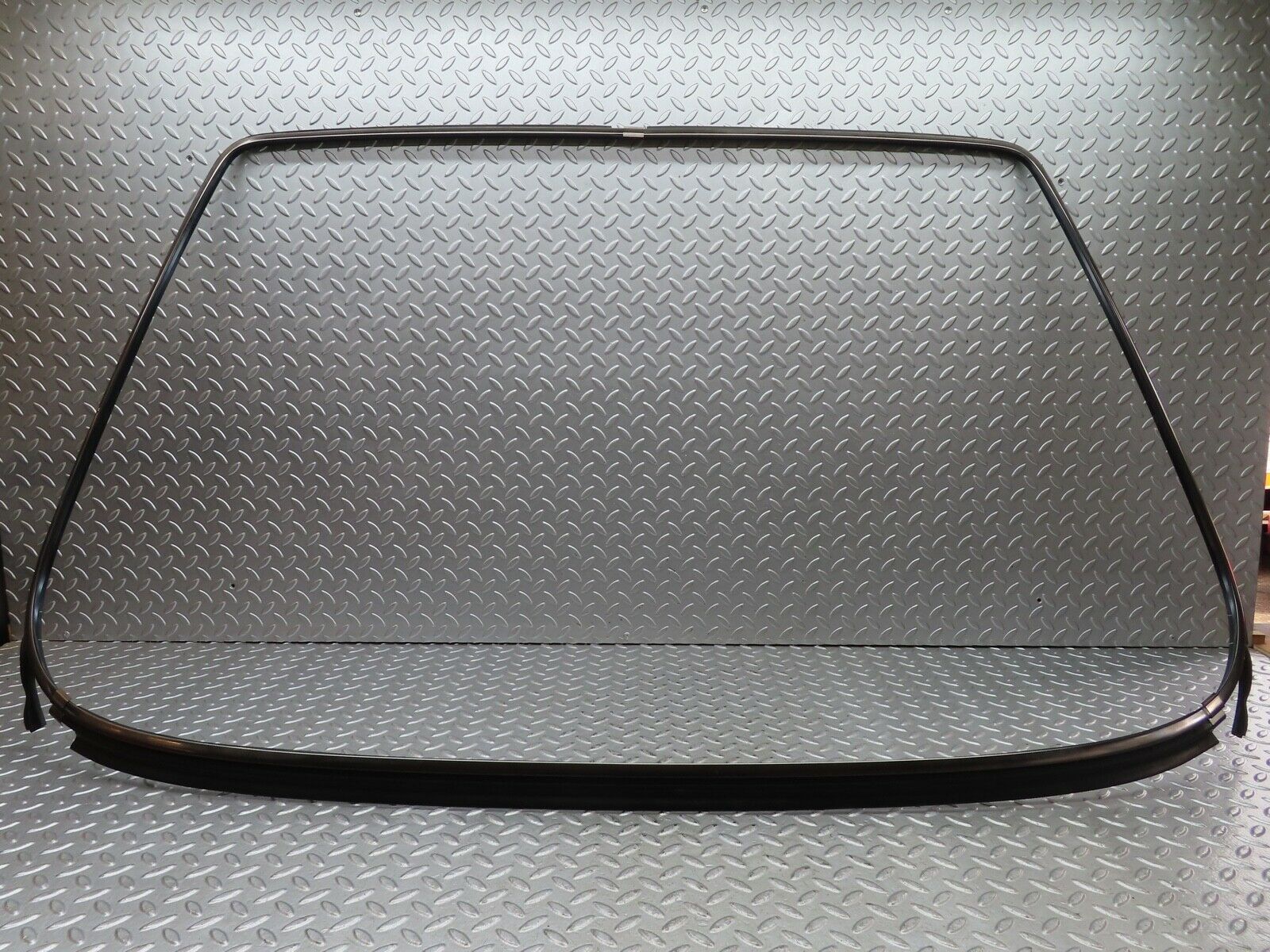 19731 Mercedes-Benz C140 CL420 Coupe Rear Windscreen Frame