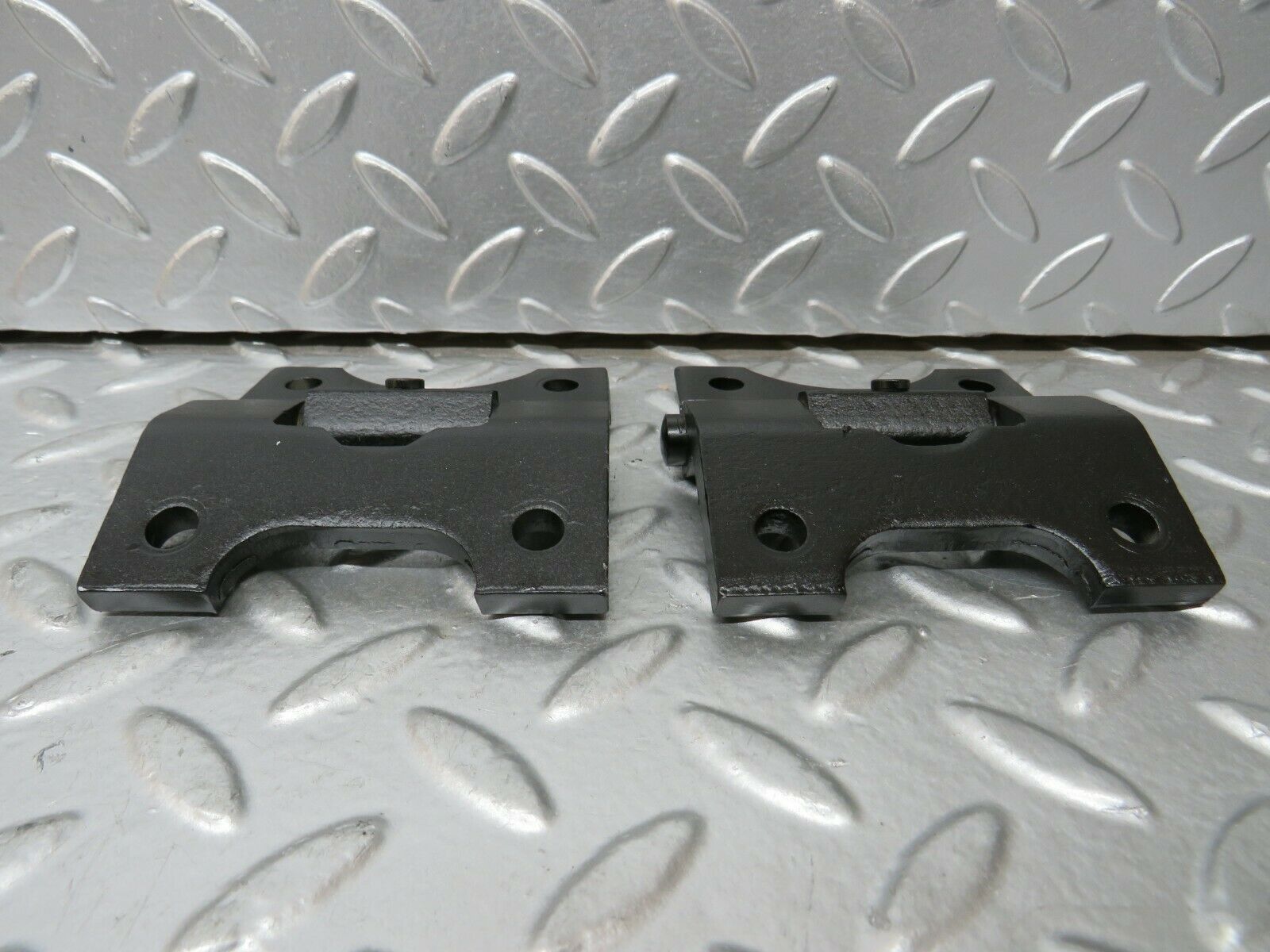 23889 Mercedes-Benz C107 450SLC Coupe Door Hinge Right Pair