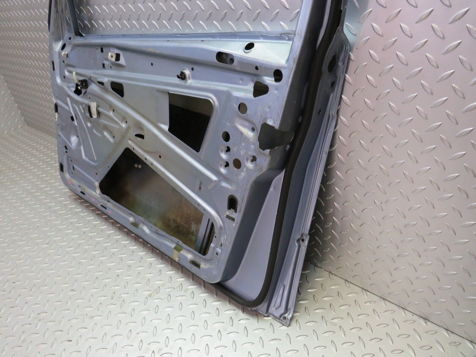 25228 Mercedes-Benz W201 190D Front Right Door