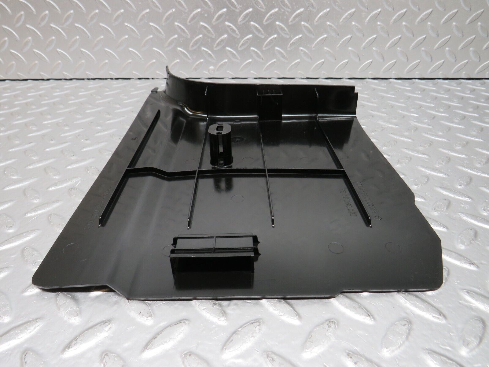 33291 Mercedes-Benz W202 C180 Front Right Kick Panel Black 2026800483