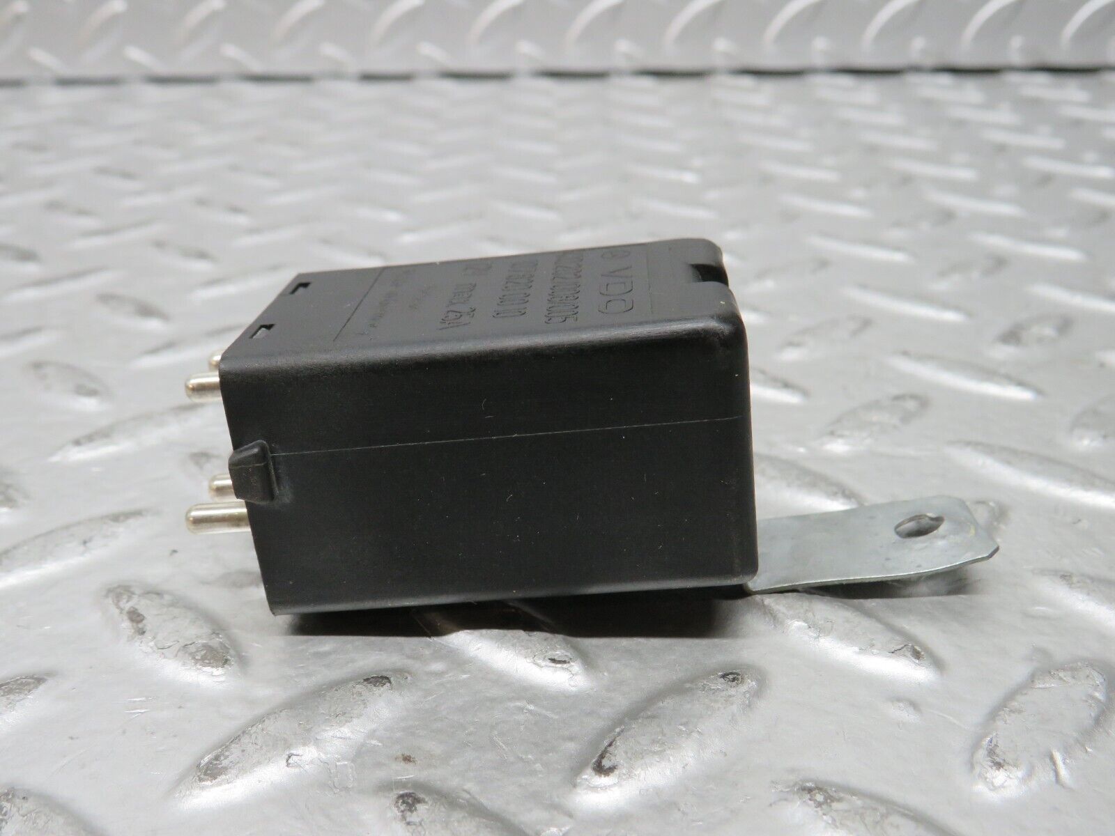 28669 Mercedes-Benz W123 230E Rear Heated Window Relay 1078200010