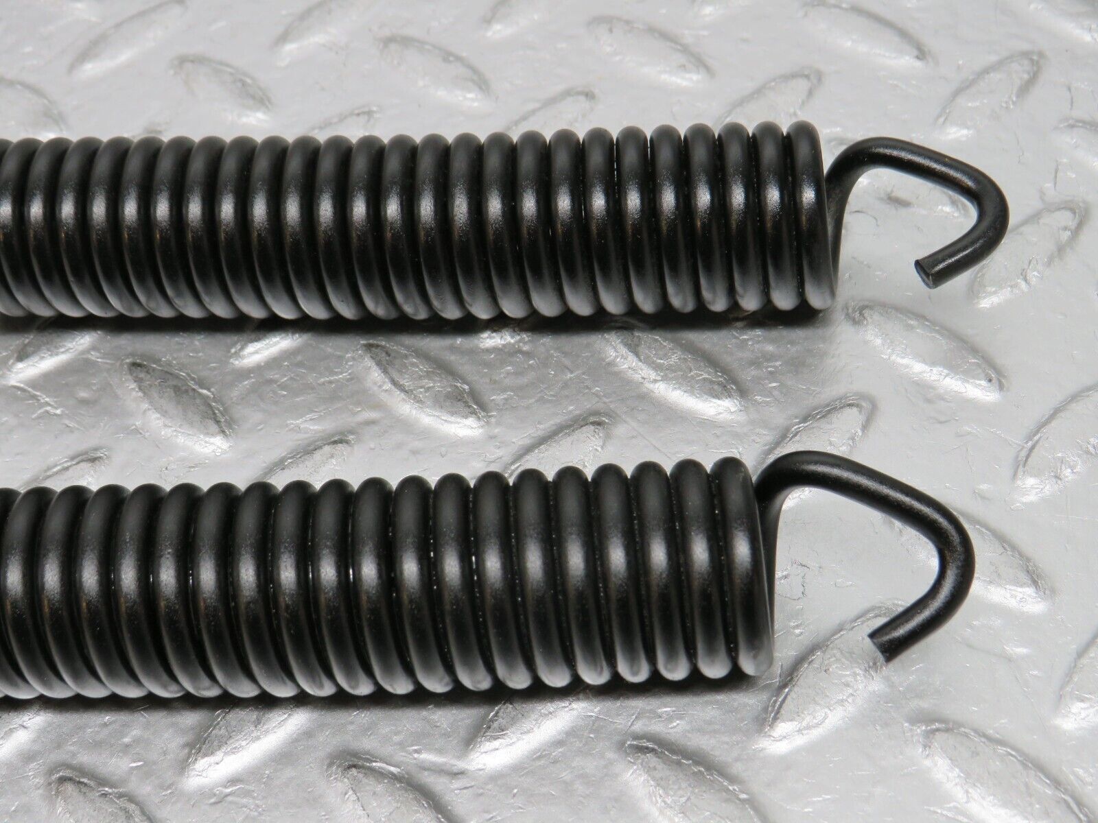 0733 Mercedes-Benz C107 350SLC Coupe Coupe Bonnet Hinge Spring Pair