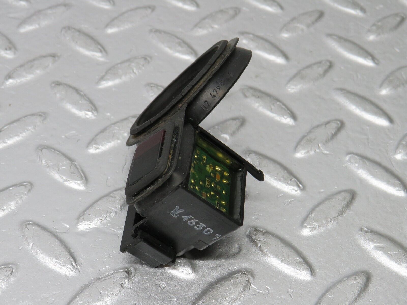 38322 Mercedes-Benz R129 280SL Coupe Trunk Lock Infrared Receiver 1297580898