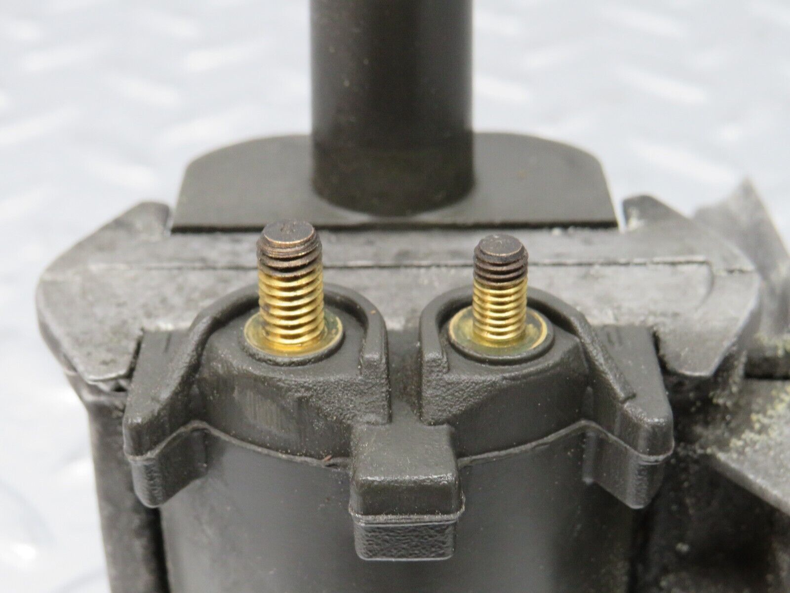 38852 Mercedes-Benz W201 190E 2.6L Ignition Coil 0001585403 2051.0170.002