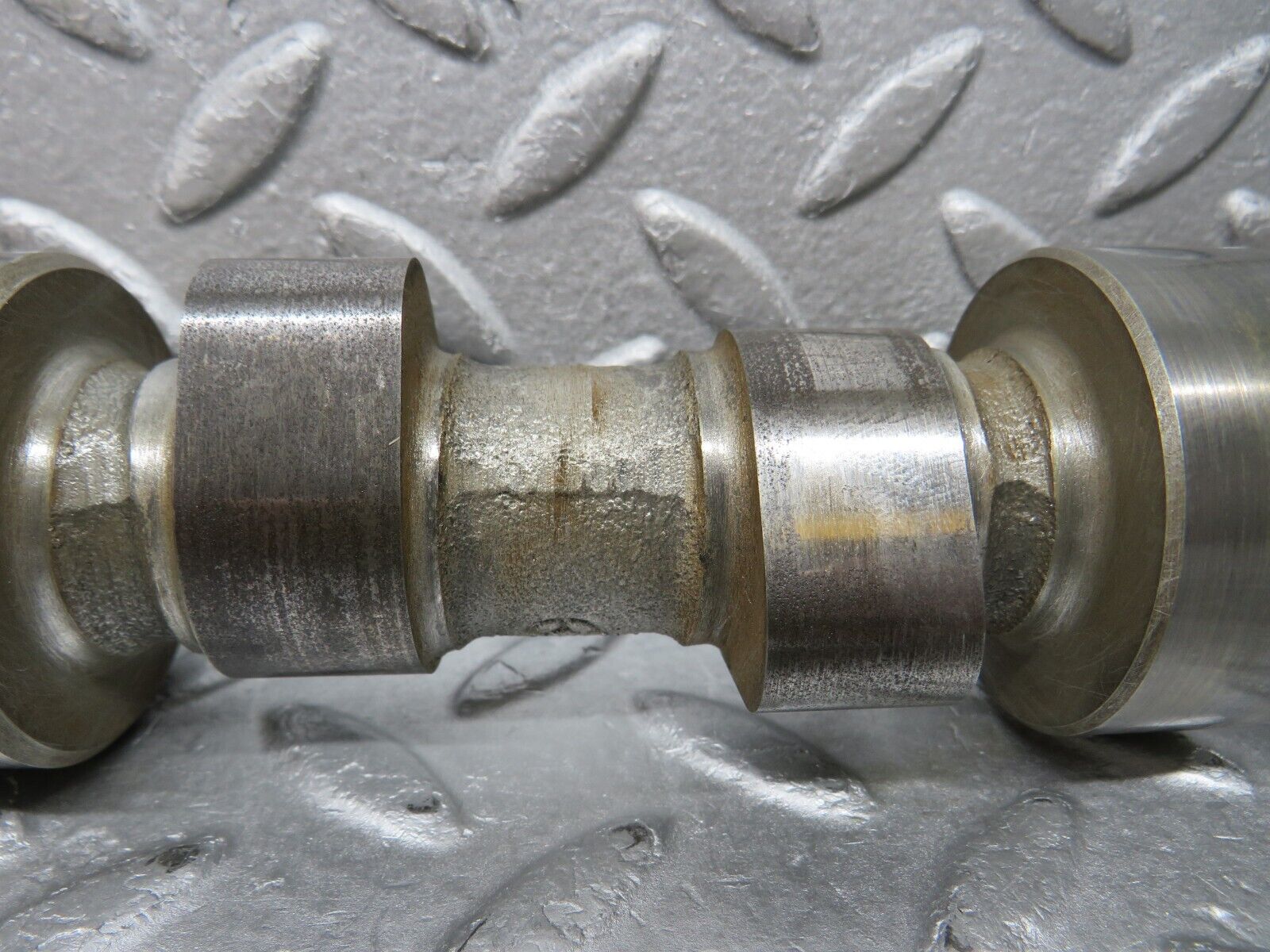 37135 Mercedes-Benz C126 420SEC Coupe Camshaft Left Side 11710