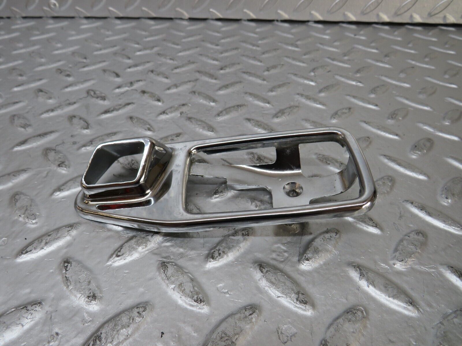 26073 Mercedes-Benz W116 450SE Chrome Frame For Door Handle Left 1167660111