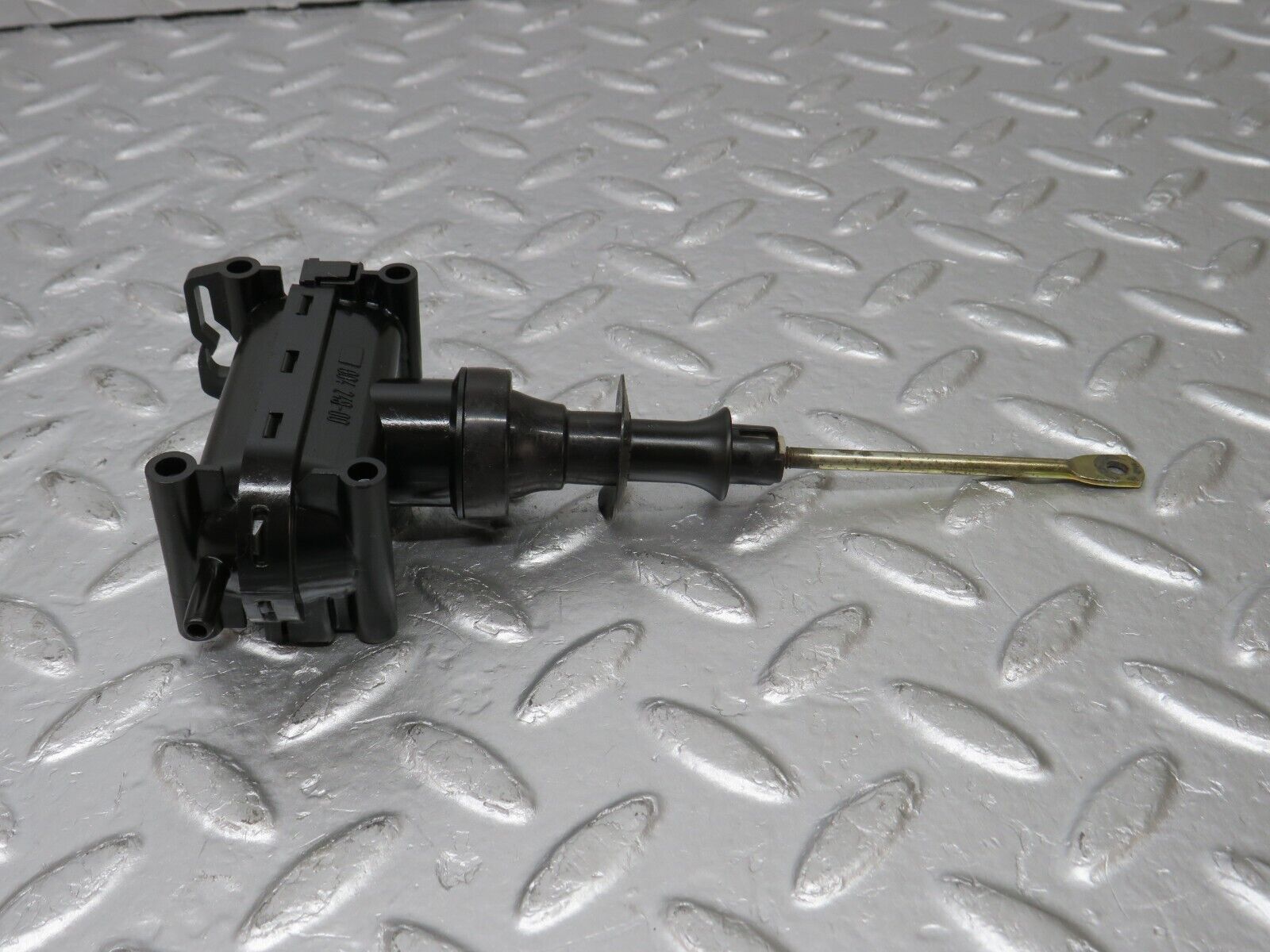 33649 Mercedes-Benz W201 190E 2.0L Door Lock Vacuum Actuator Rear Left