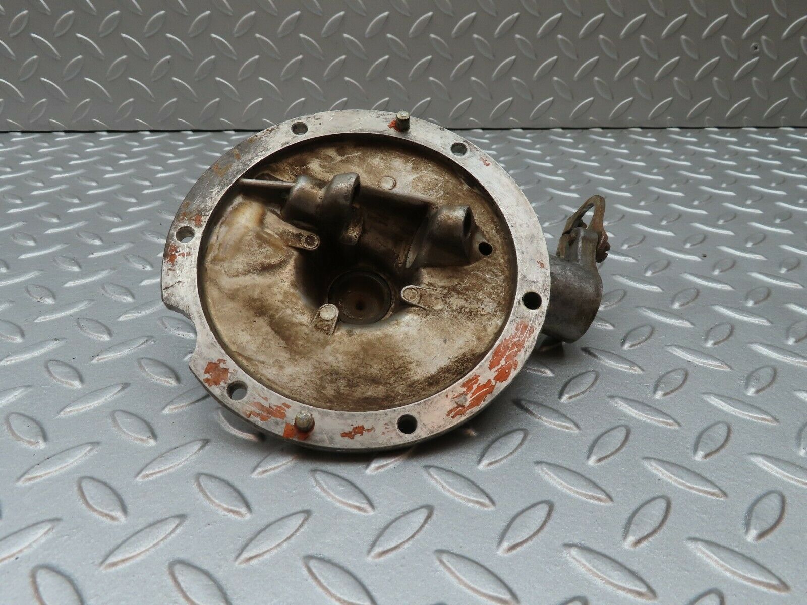 3485 Mercedes-Benz W108 280SE Distributor Bearing Housing 1271580415