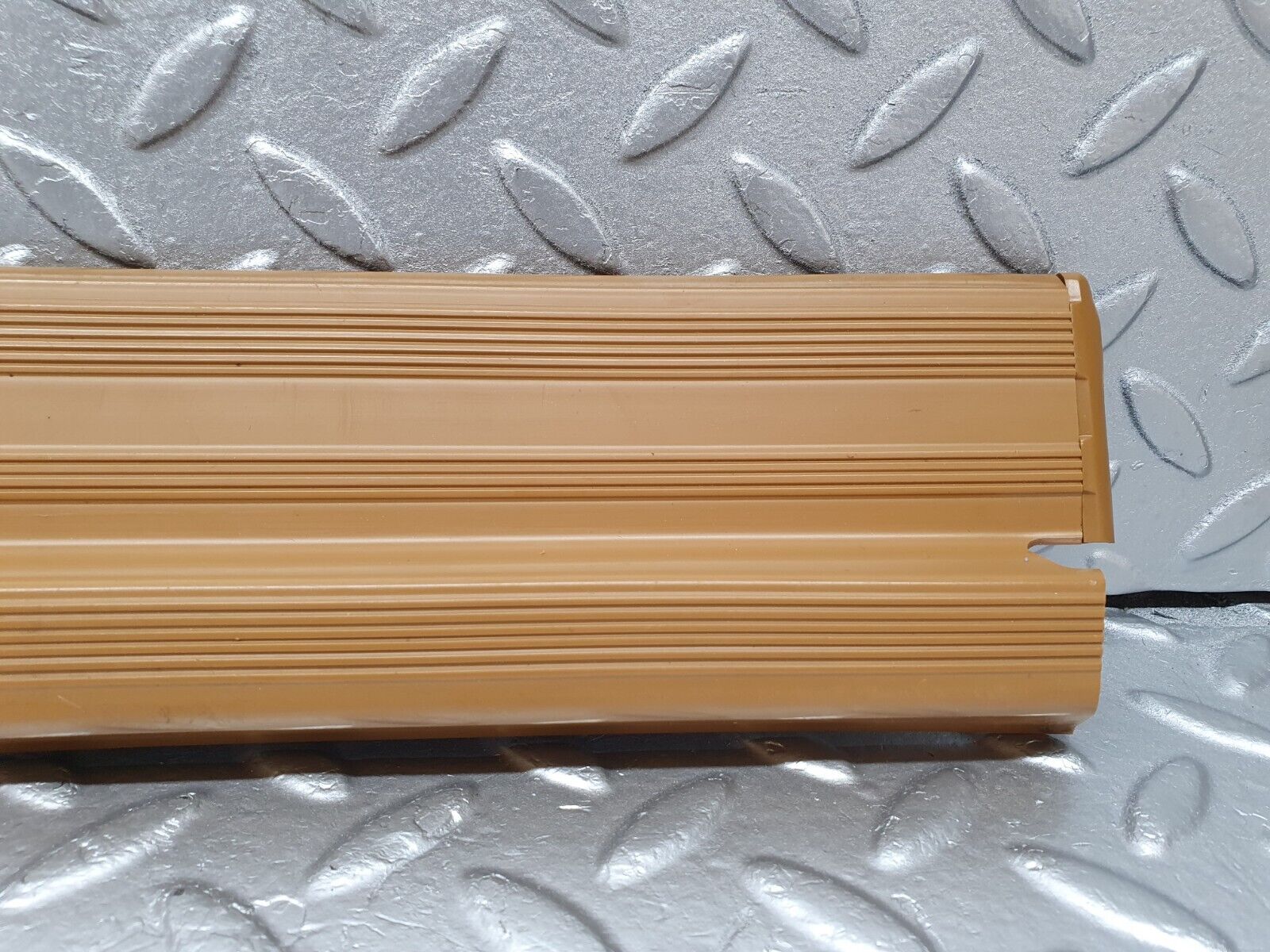 41416 Mercedes-Benz W124 200E Rear Left Door Sill Trim Palomino