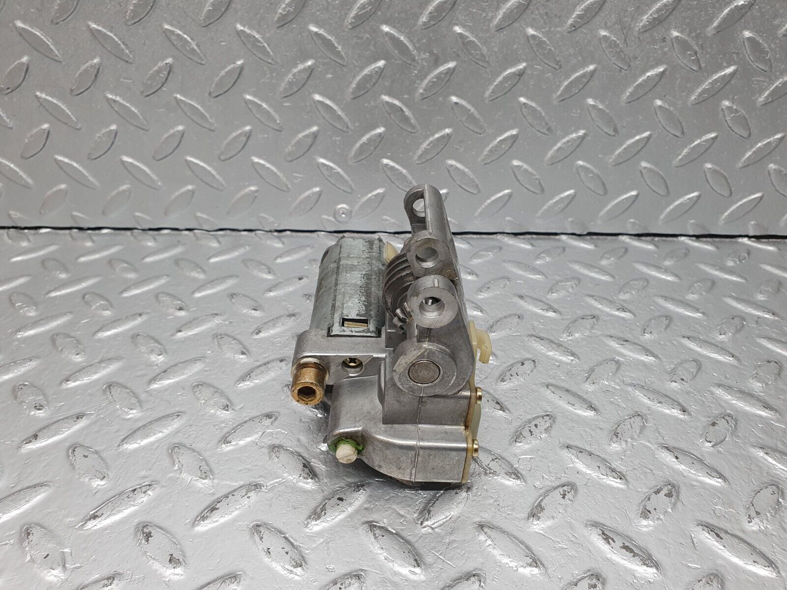 41004 Mercedes-Benz W126 300SE Steering Column Adjustment Motor 1264600425