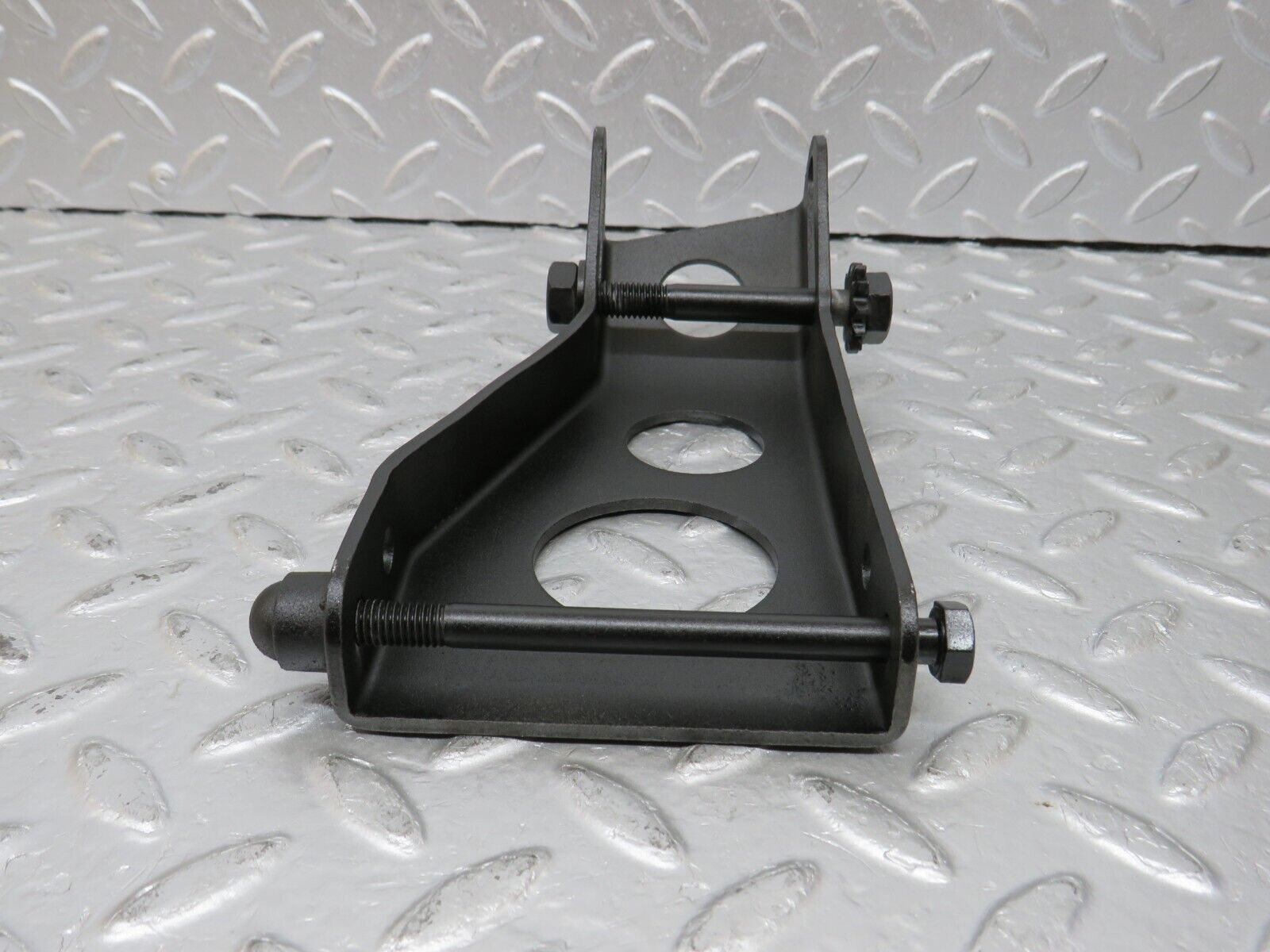 34587 Mercedes-Benz C126 380SEC Coupe Alternator Generator Bracket