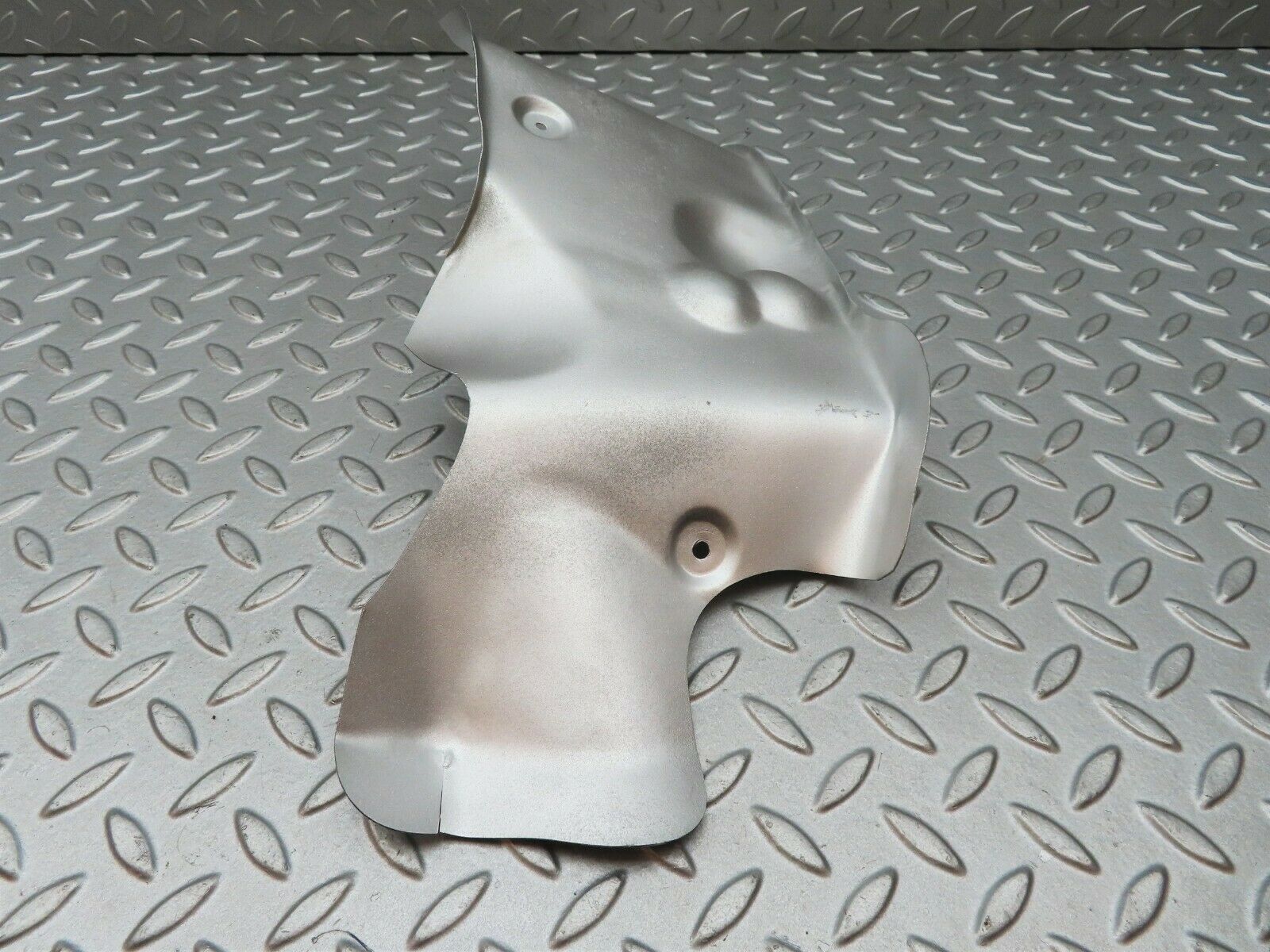3996 Mercedes-Benz S123 200T Wagon Exhaust Heat Shield