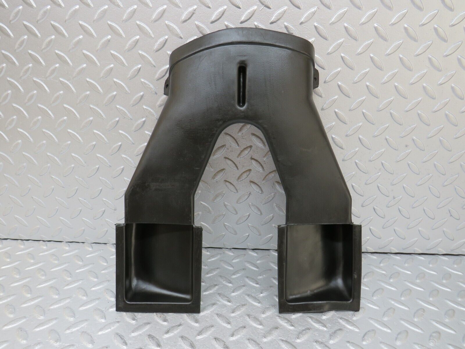 35833 Mercedes-Benz W108 Floor Air Vent Duct